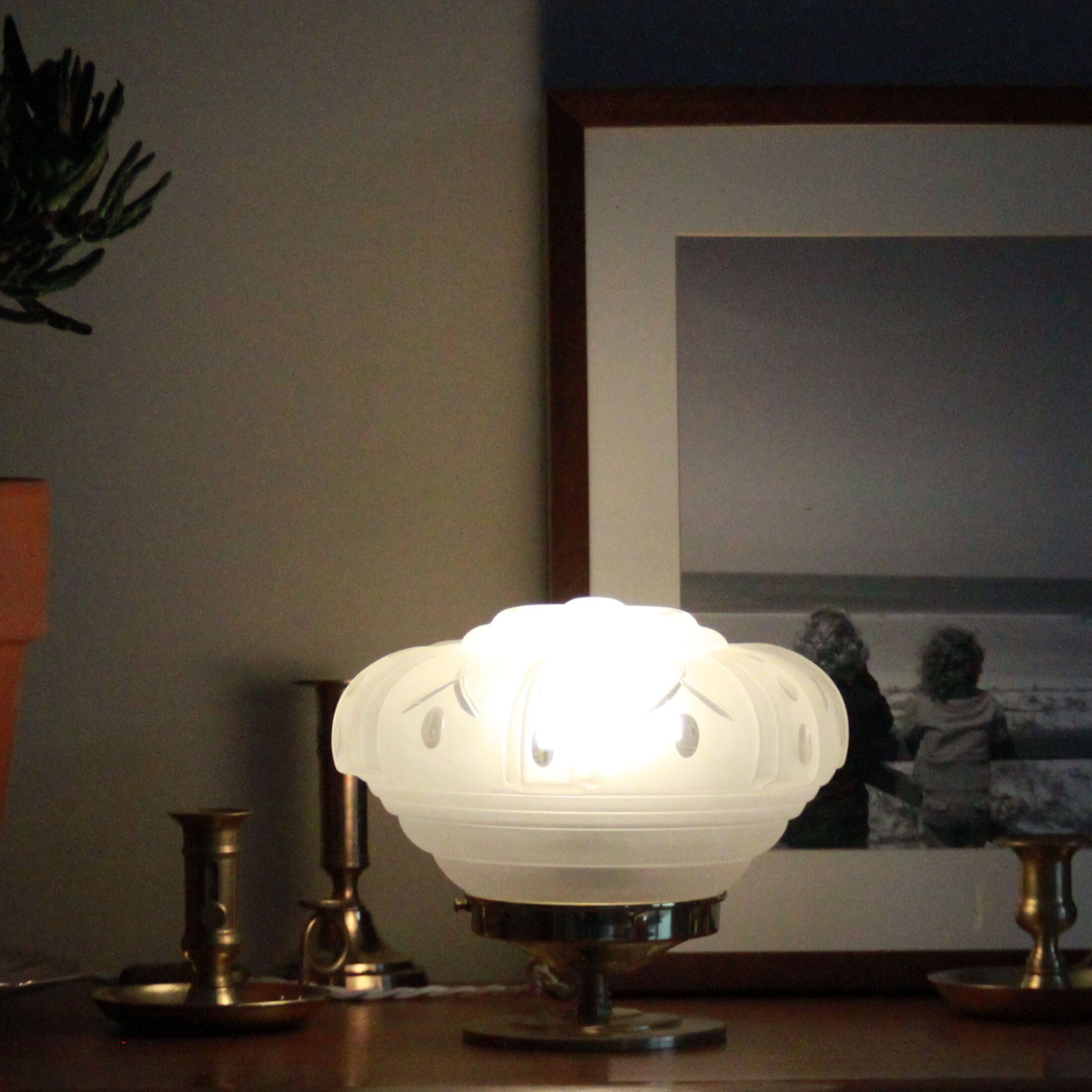 Lampe chevet laiton globe verre dépoli