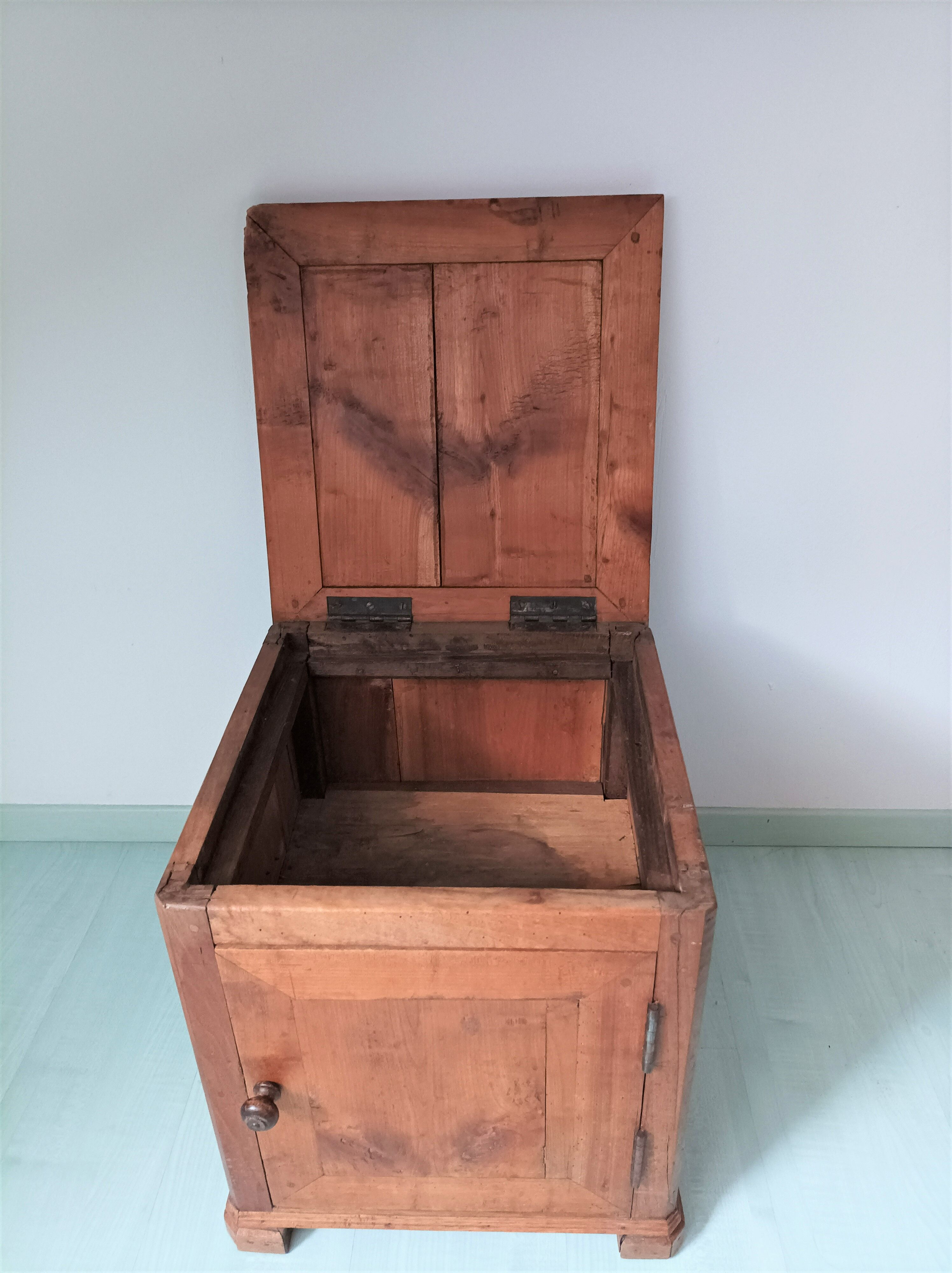 Small solid oak chest