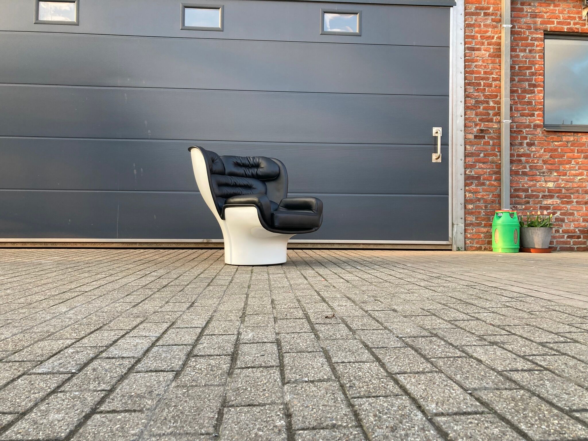 Joe Colombo Elda design armchair, Longhi edition