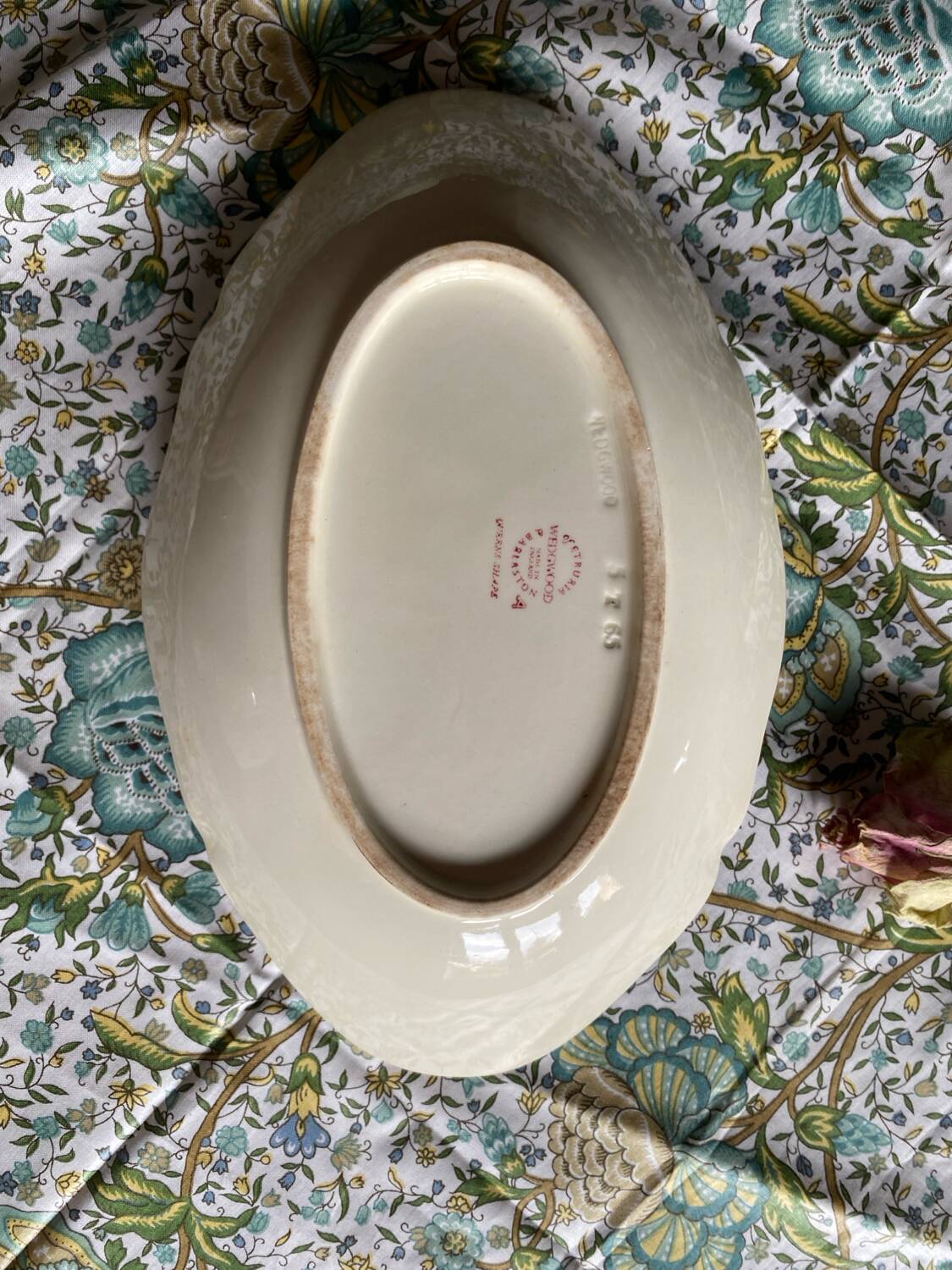 Large Wedgwood porcelain dish