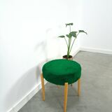 Houten vintage kruk met groen kussen