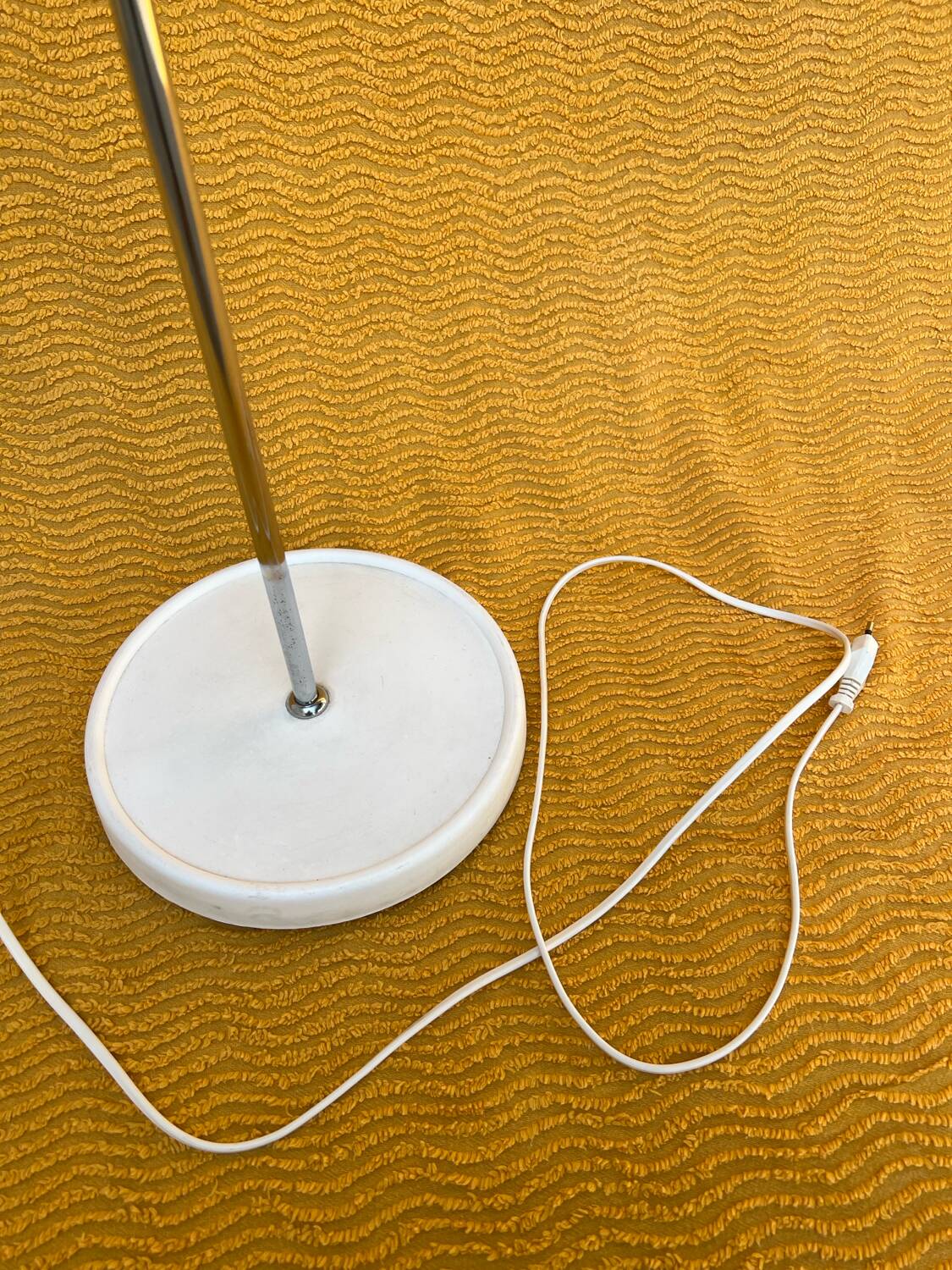 Vintage 1980s floor lamp/lighting strip
