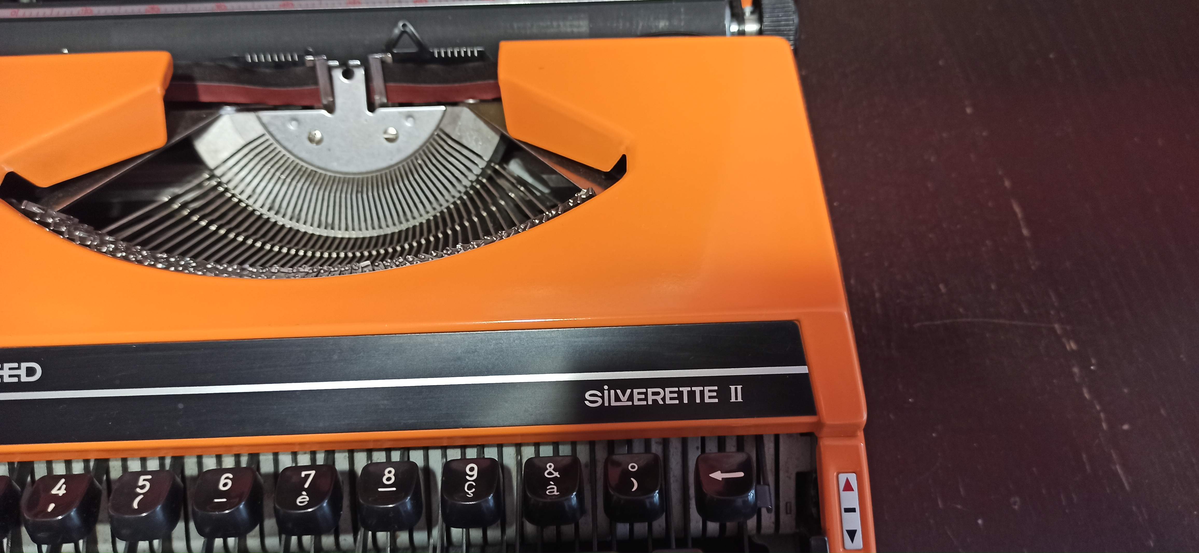 Silver-reed model Silverette II typewriter