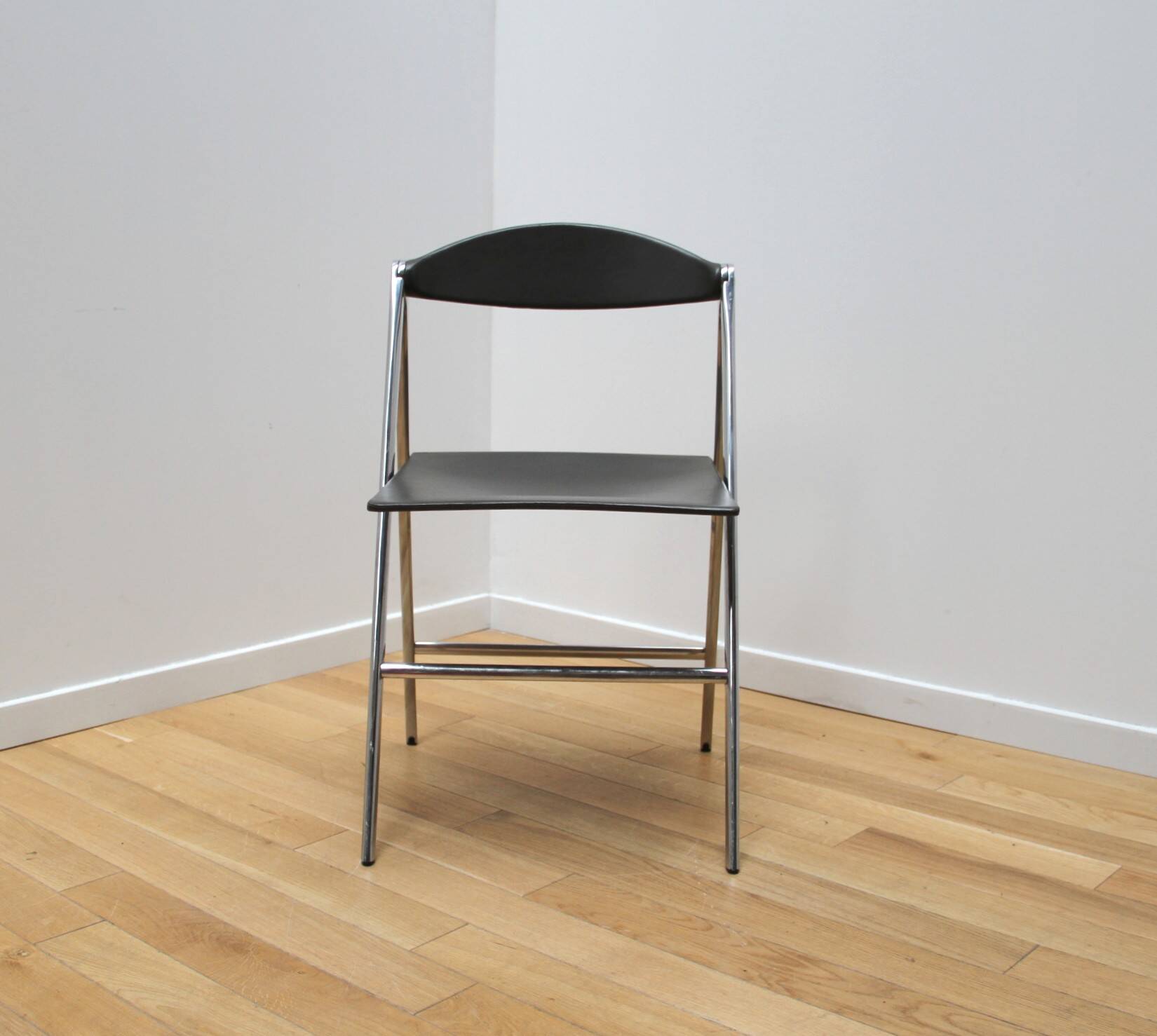 Pair of Donald Chair chairs, Poltrona Frau