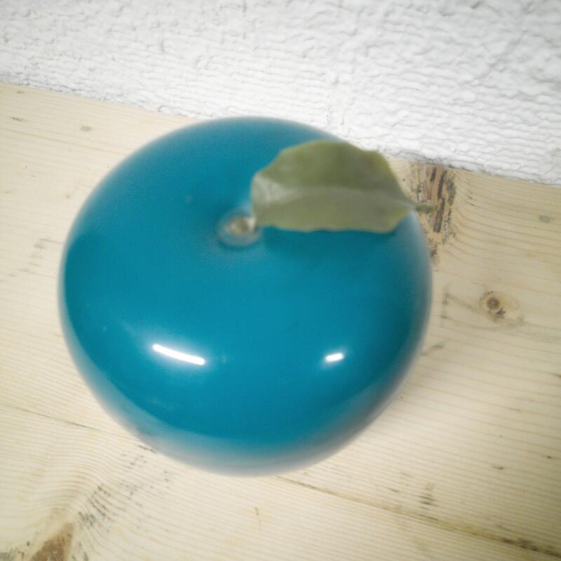 Vintage ice cube apple