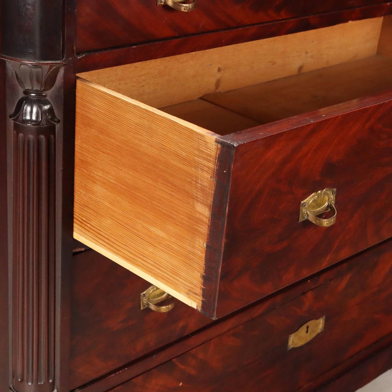 Commode 4 tiroirs en acajou, XIXe siècle