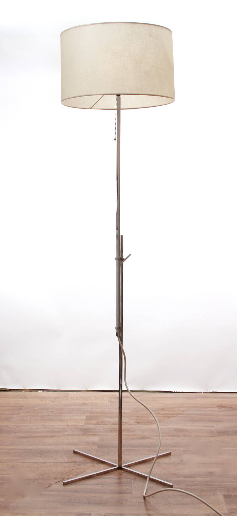 Minimalist floor lamp 1970s in chromed metal
