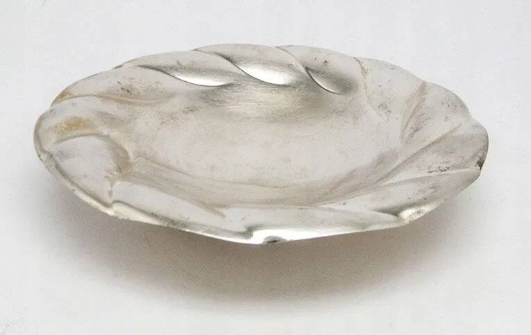 DE3 Quist - bowl on ball-shaped legs