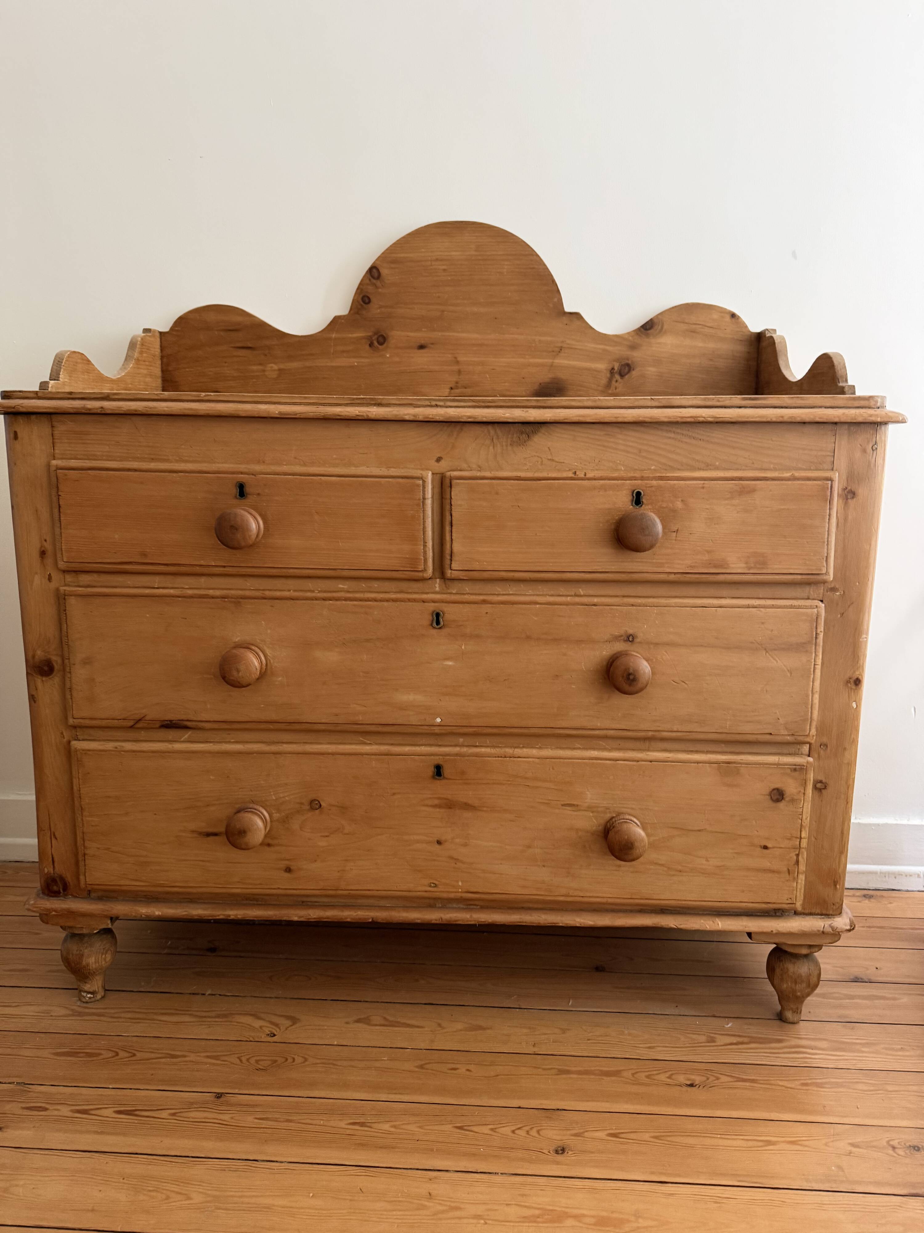 English commode