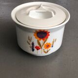 Porcelain coffee or tea set