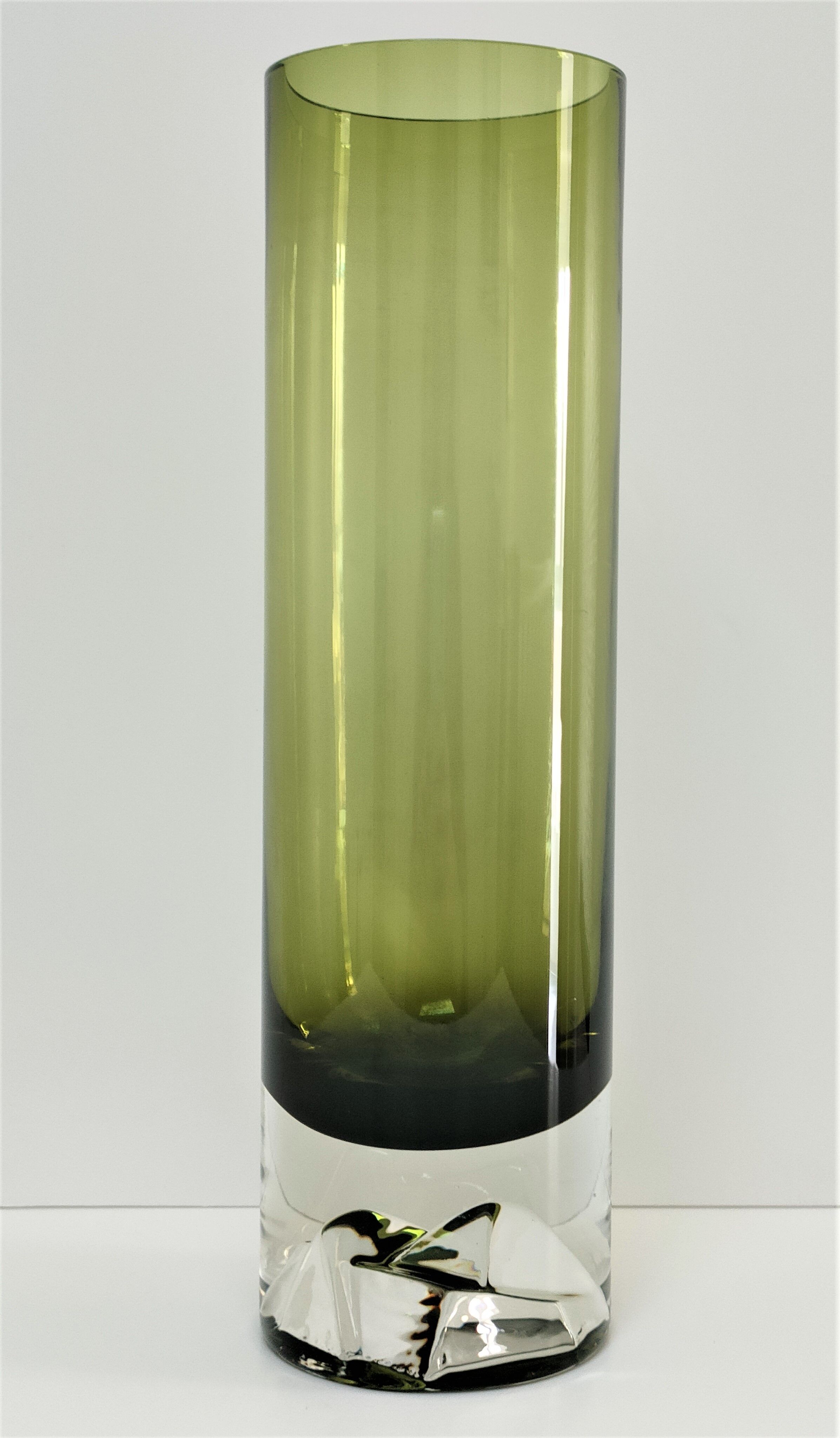 Cylindrical vase green glass Scandinavian design 70s