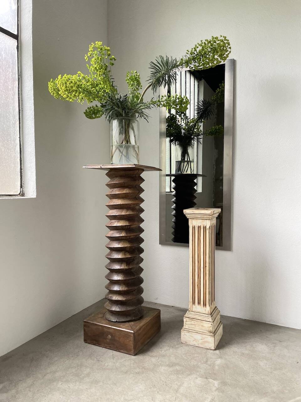Wooden pedestal column 1900