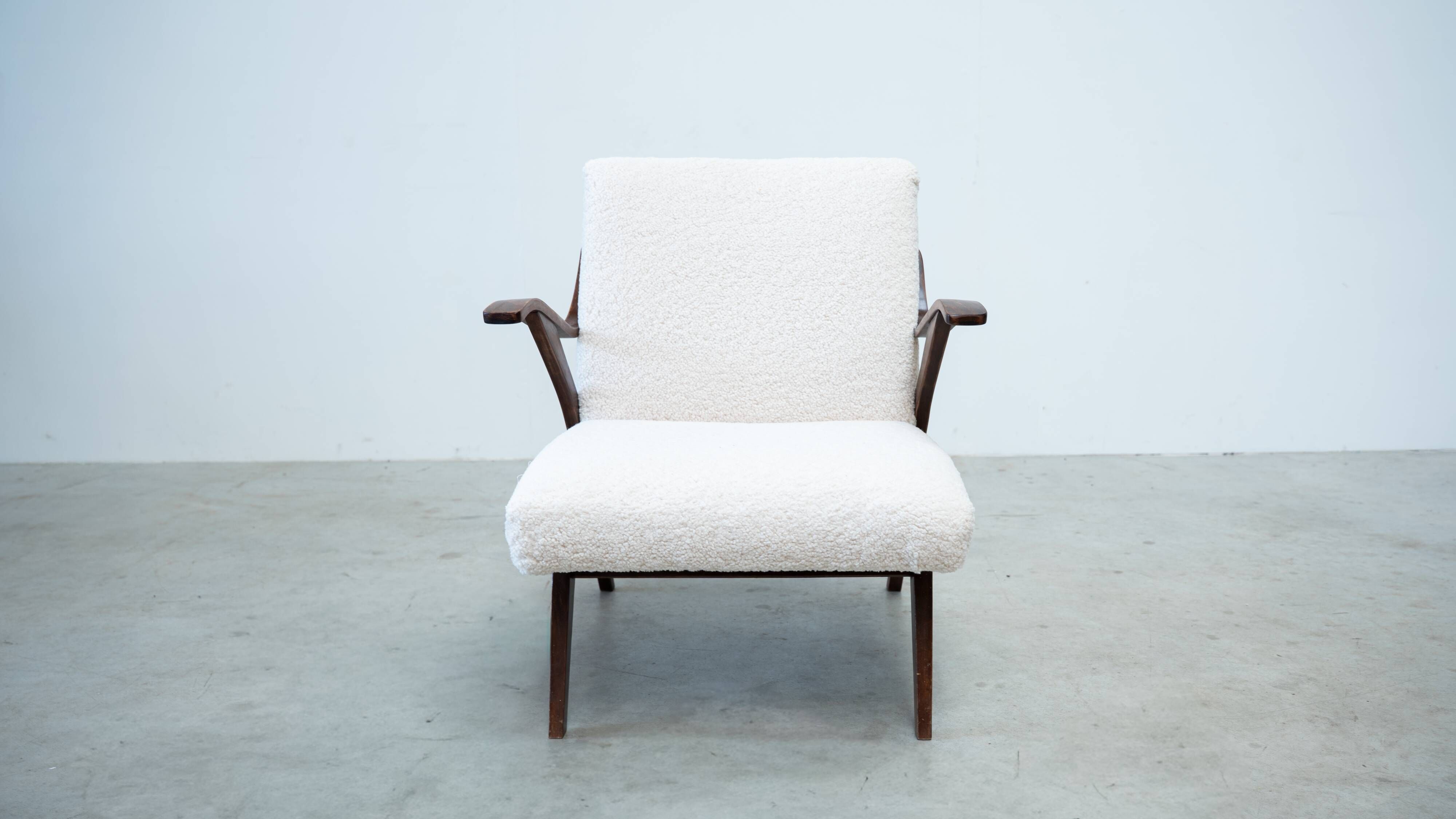 Set of two elegant lounge chairs