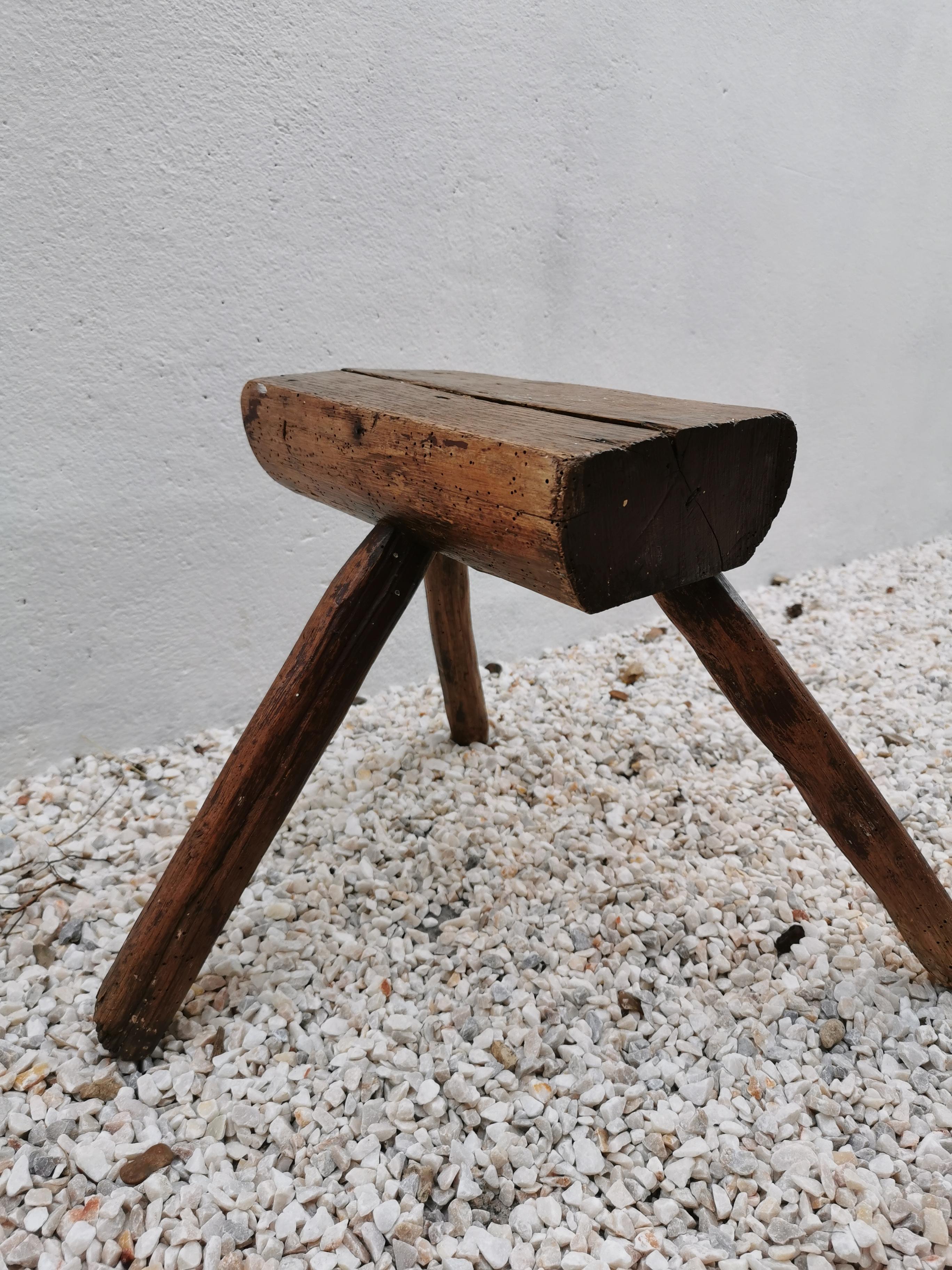 Tripod stool