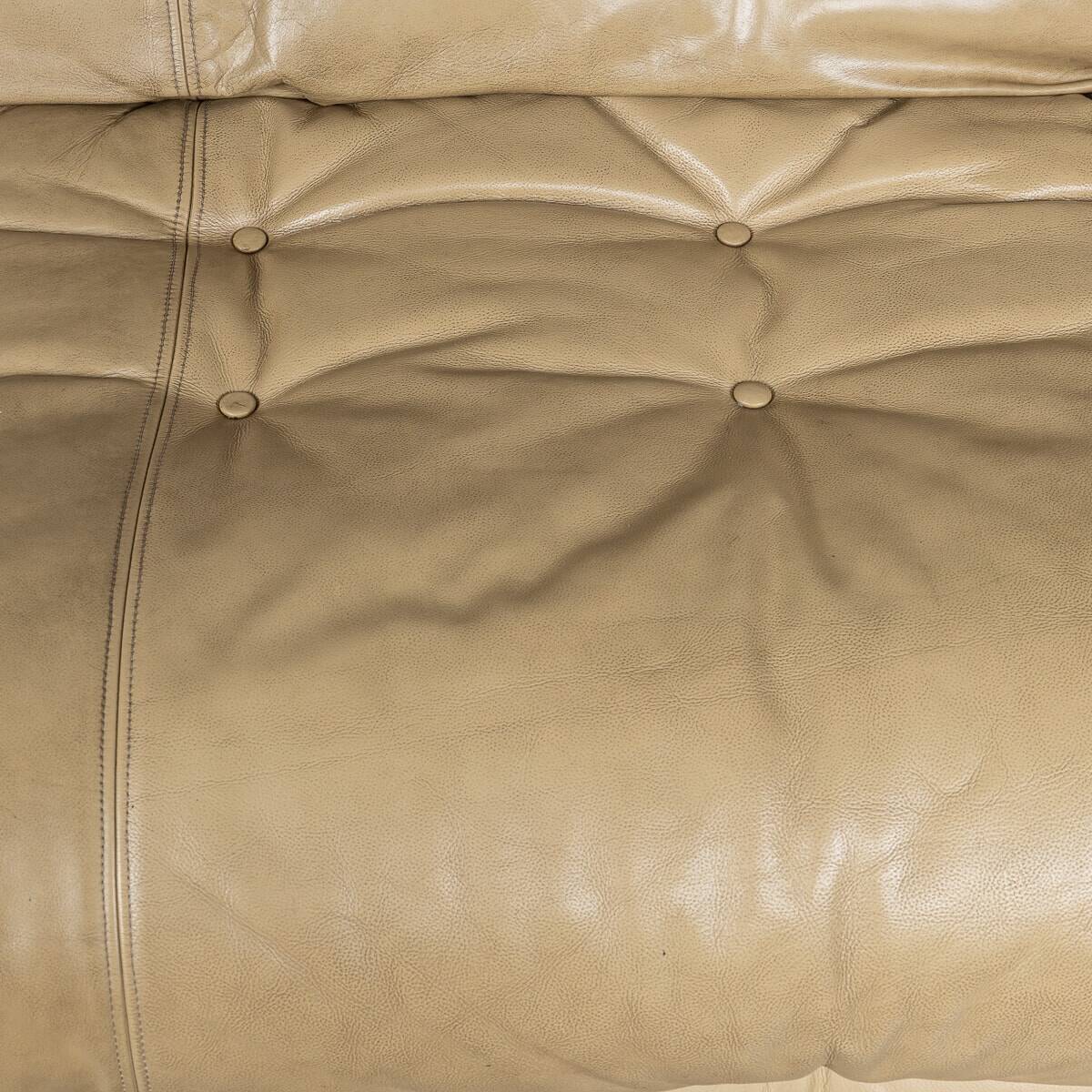 Italian 20thc beige "soriana" leather sofa by tobia scarpa for cassina