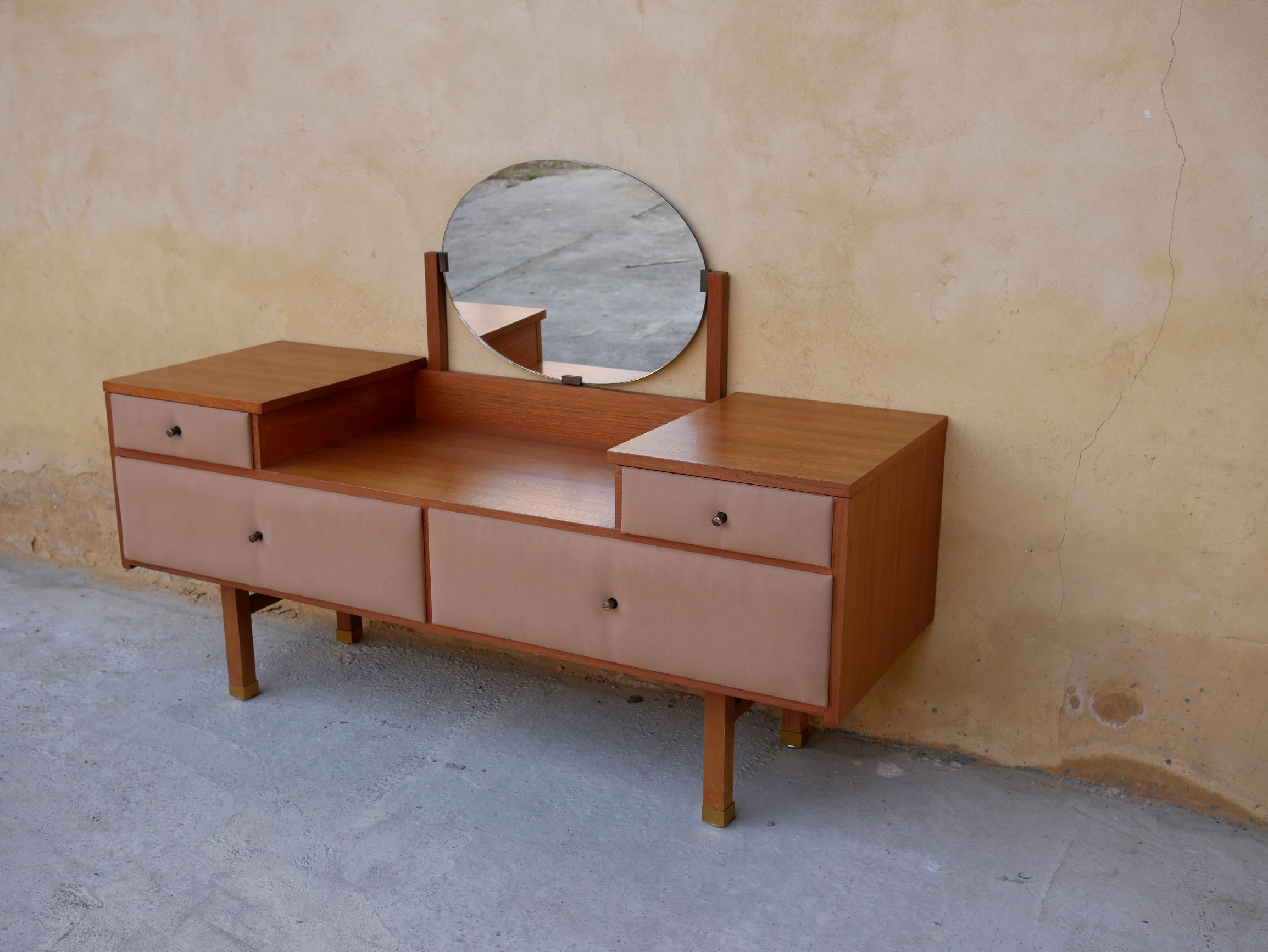 Dressing table / Dresser by Roger Landault