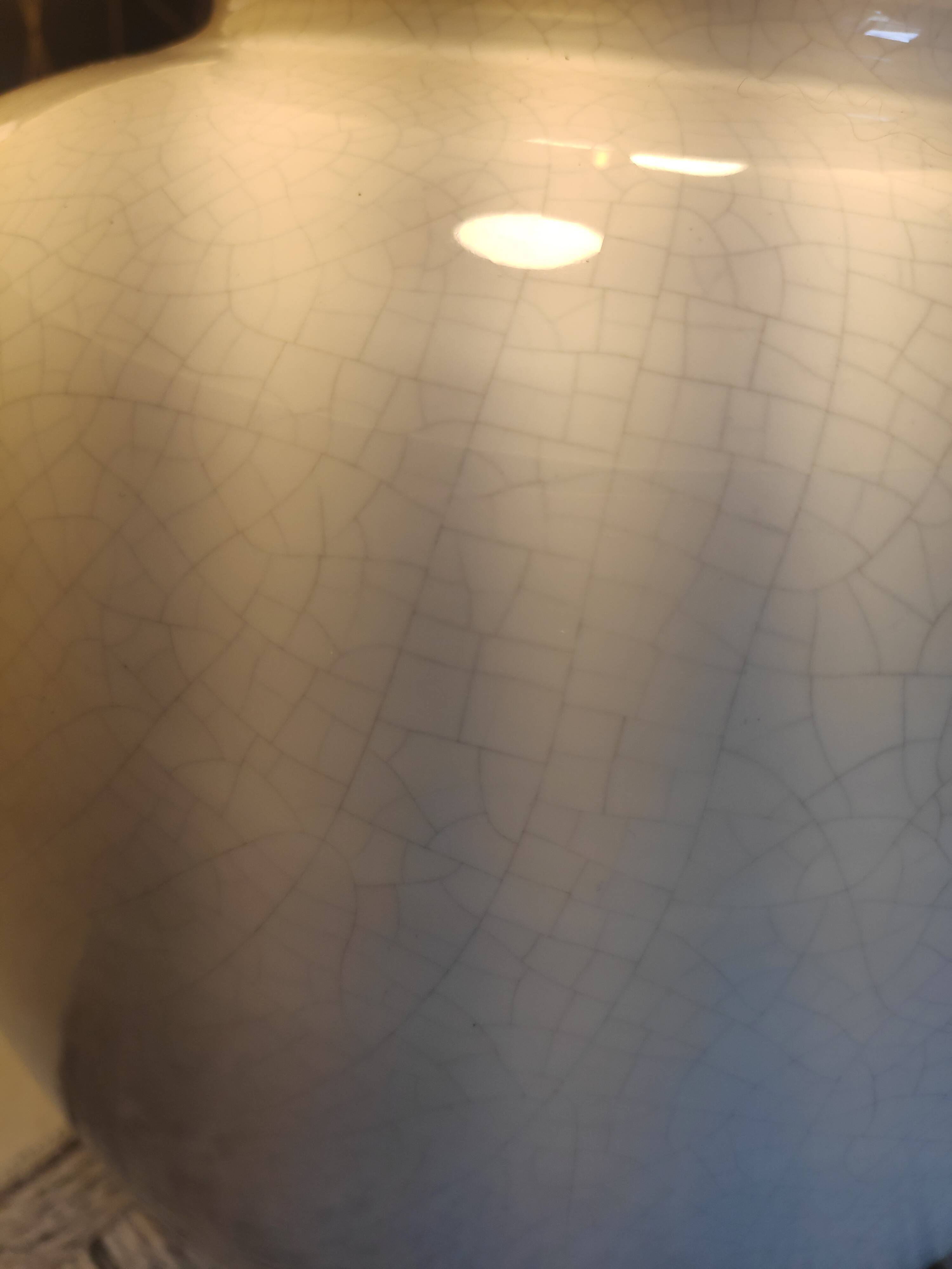 Lamps 2 white cracked ceramic foot fires