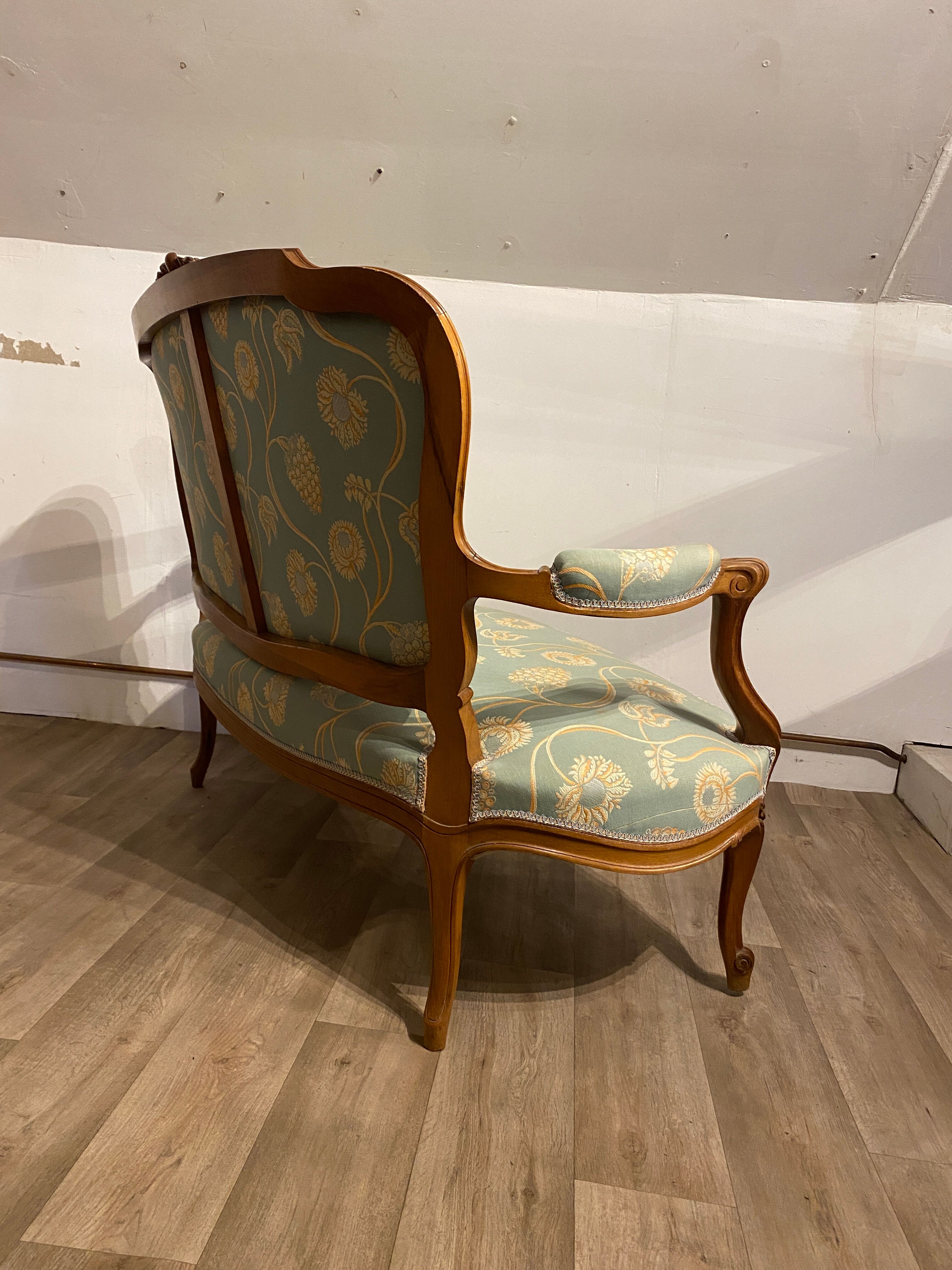 Walnut sofa style louis XV