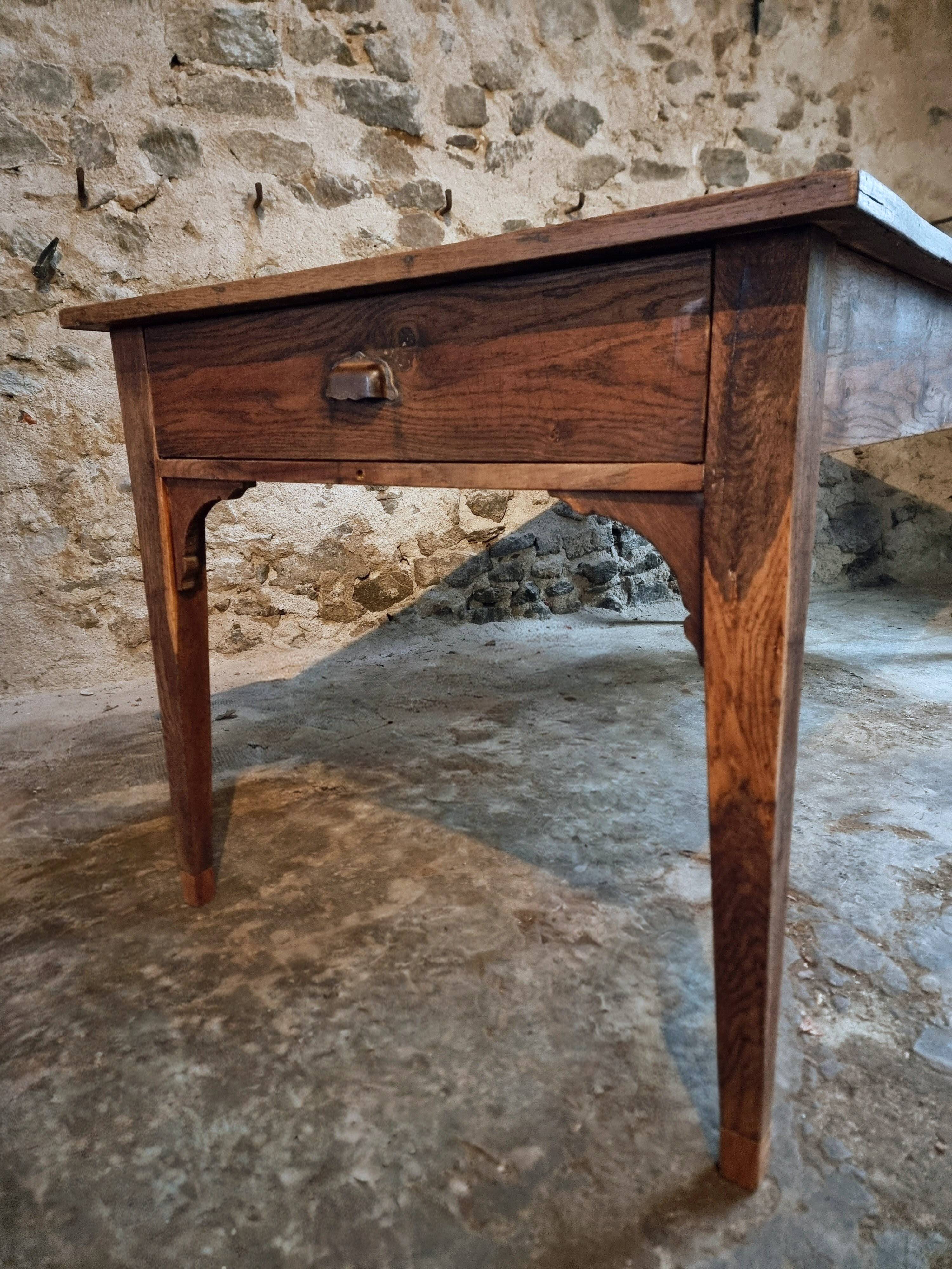 Old French farmhouse table – Rustic workshop table with 3 drawers