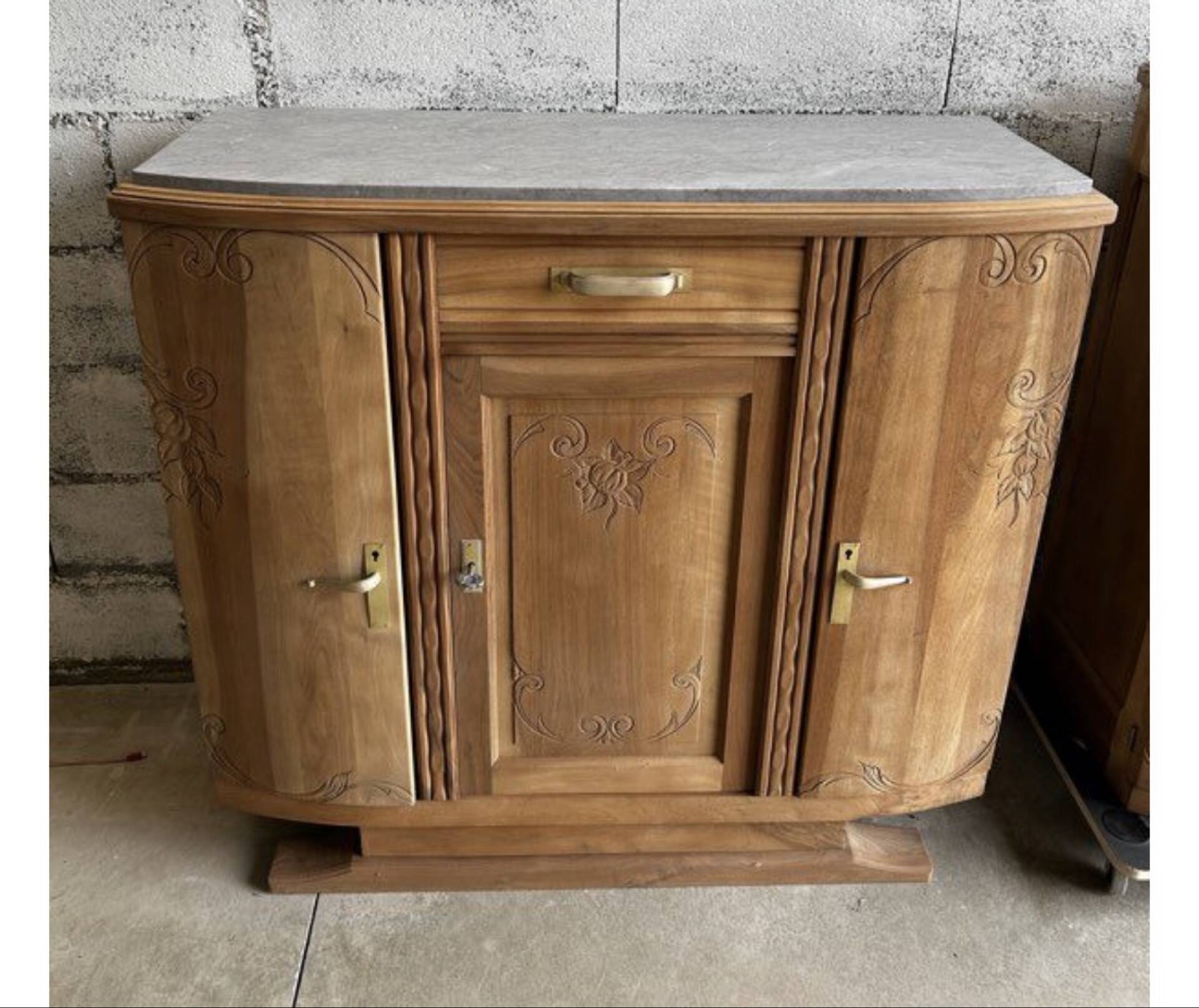 Buffet very art deco in raw walnut