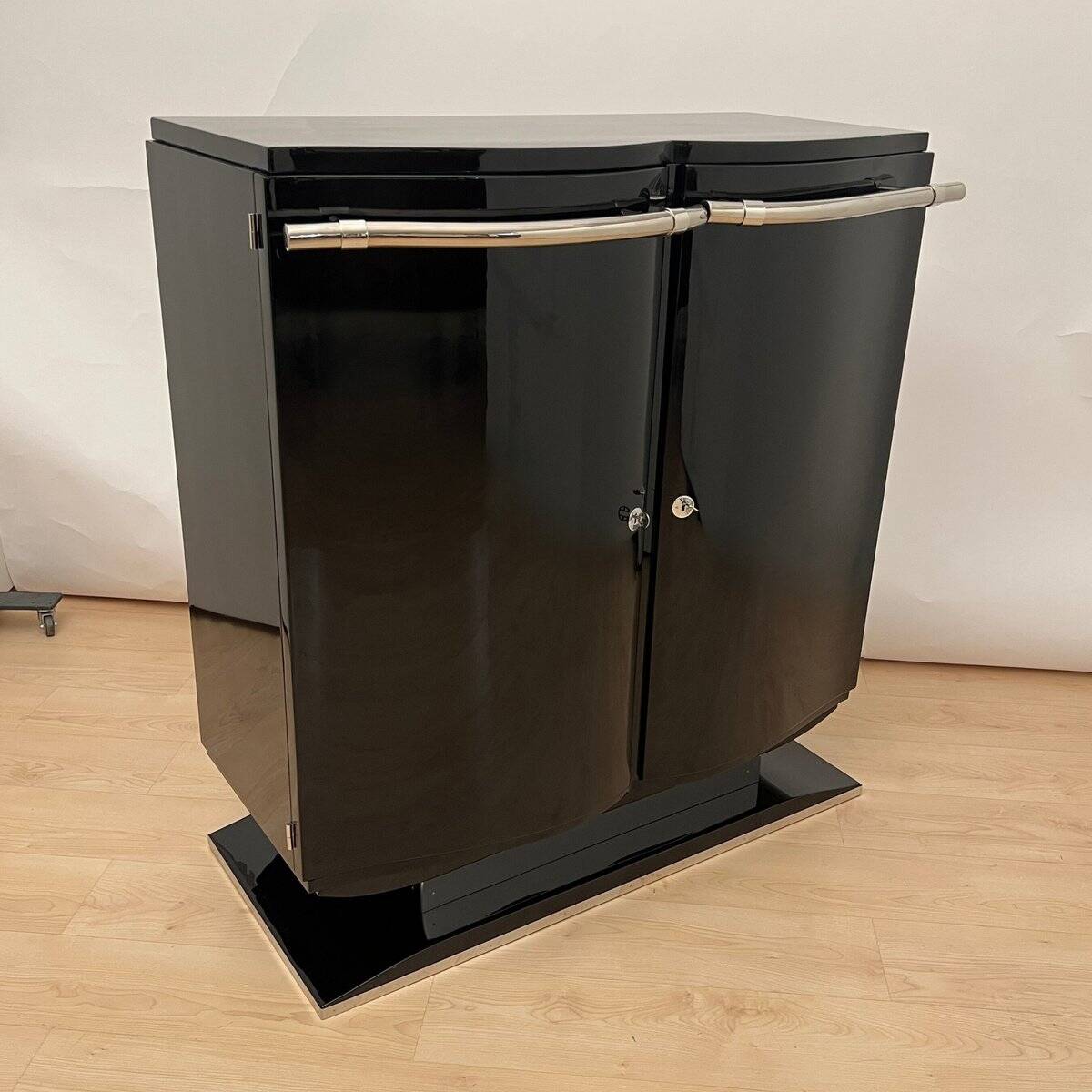 French Art Deco Bar Sideboard in Black Lacquer and Chrome, 1930