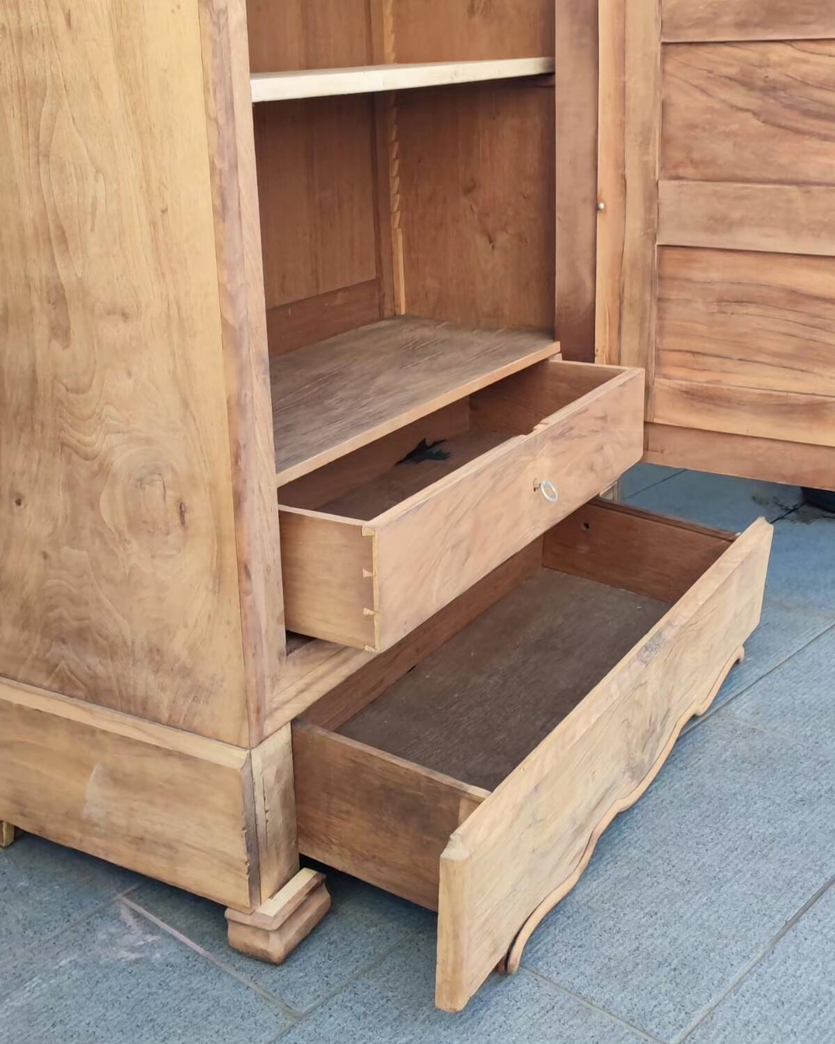 Sandblasted glass cabinet