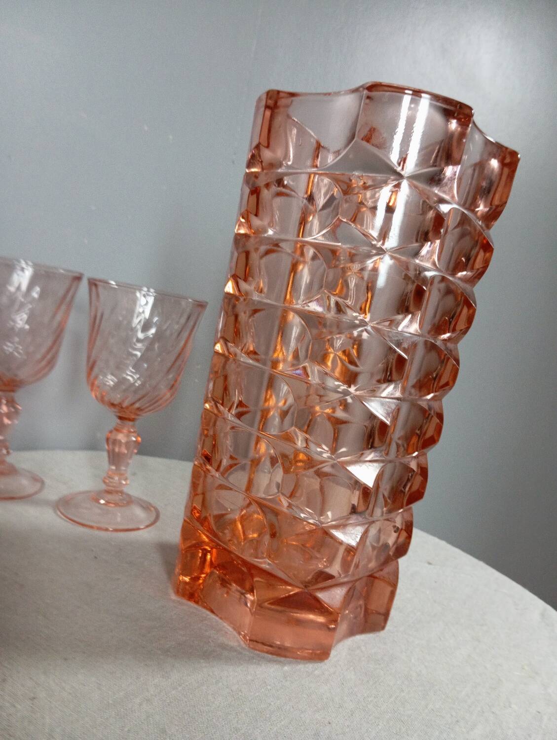 Windsor pink glass geometric vase from Luminarc