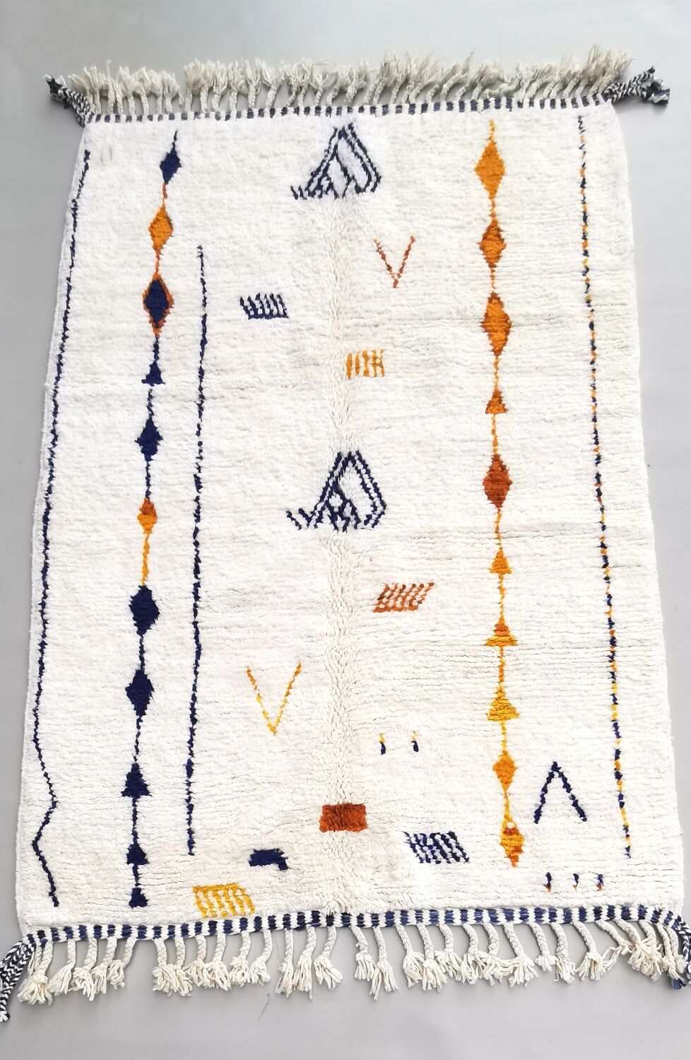 Berber carpet beni ouarain