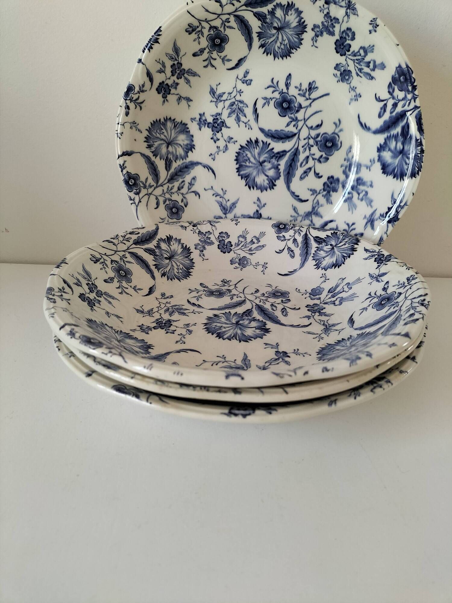 Set of 4 Gien and Enoch Wedgwood soup plates