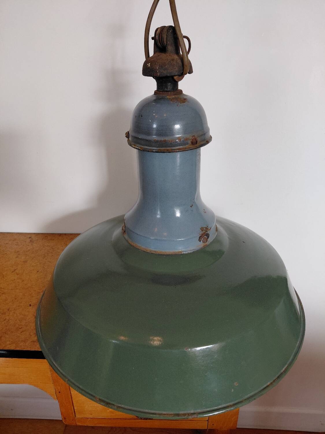 Industrial pendant lamp in blue and green email.