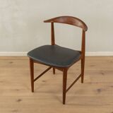Chaise "corne de vache"  en noyer et similicuir noir