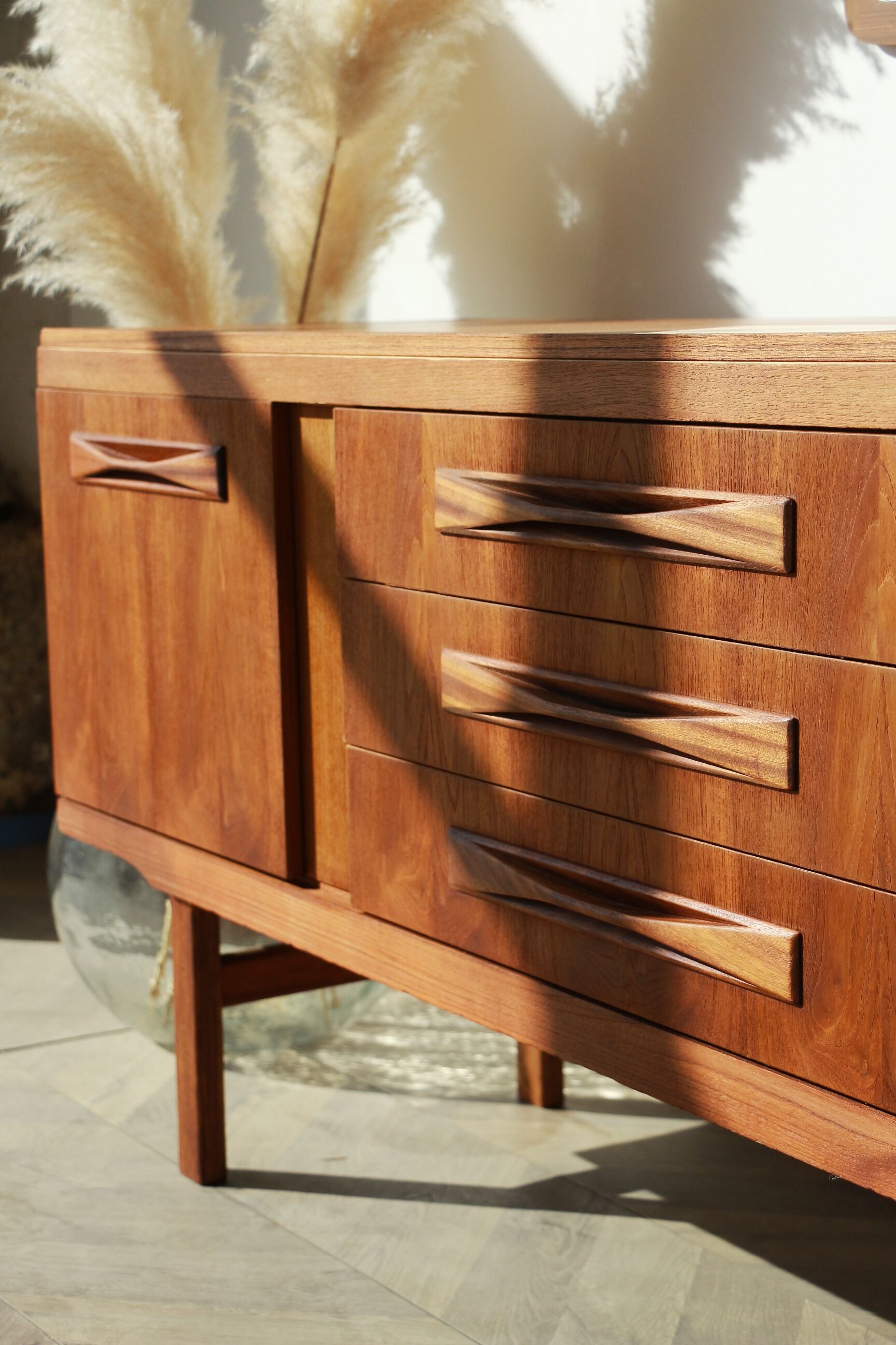 Scandinavian sideboard - long handles - 60s
