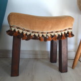 Artisanal footrest of oriental spirit