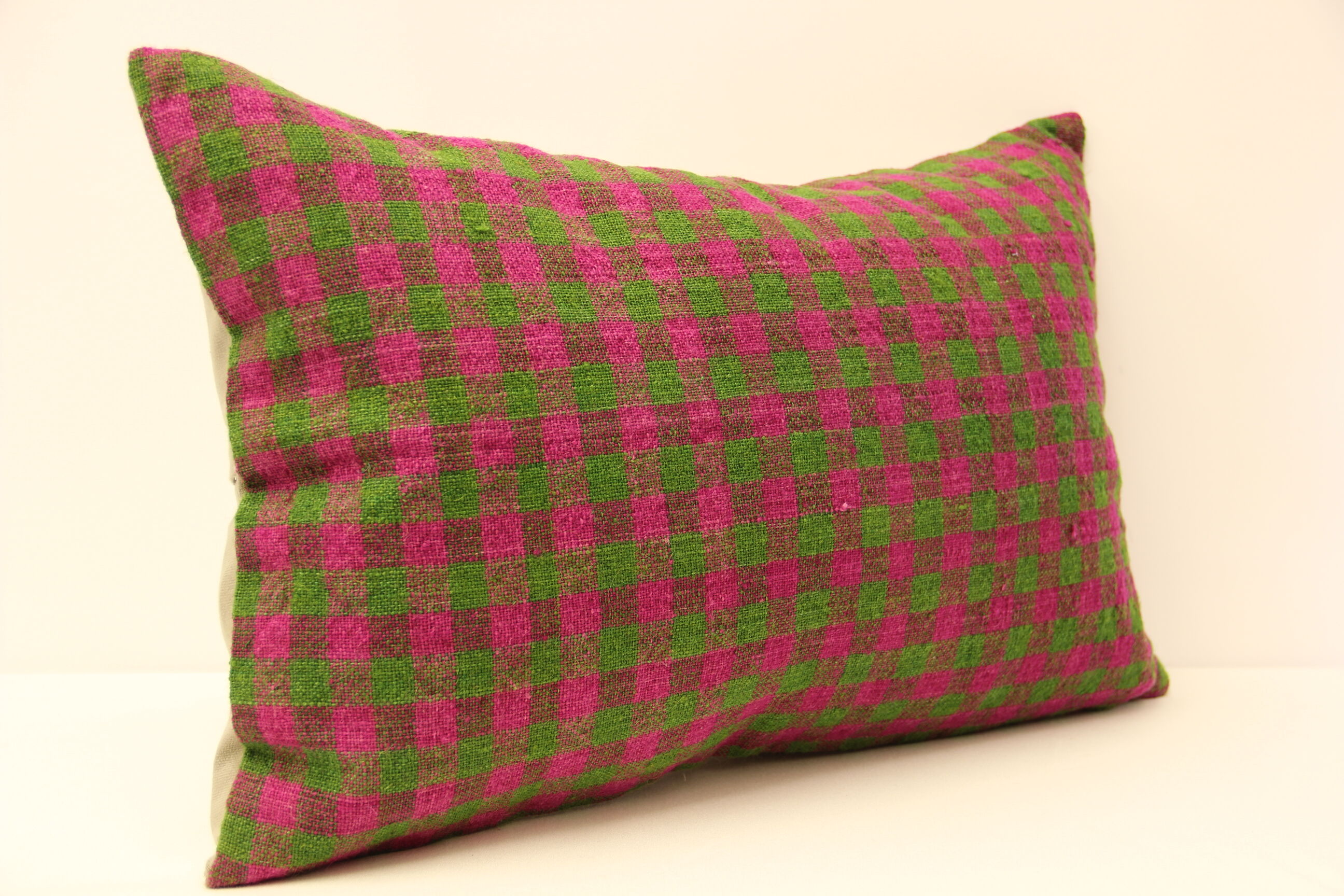 Throw pillow, cushion cover 40x60 cm