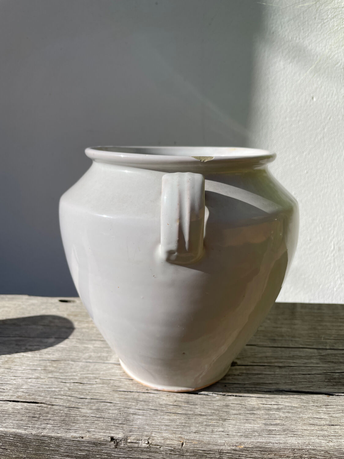White ceramic flowerpot