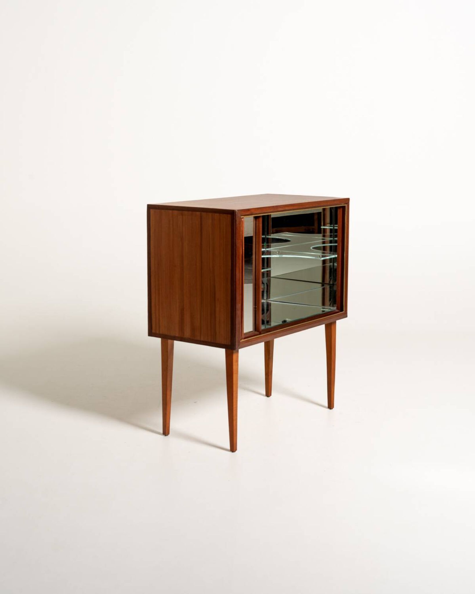 Cabinet de bar tambour en teck scandinave