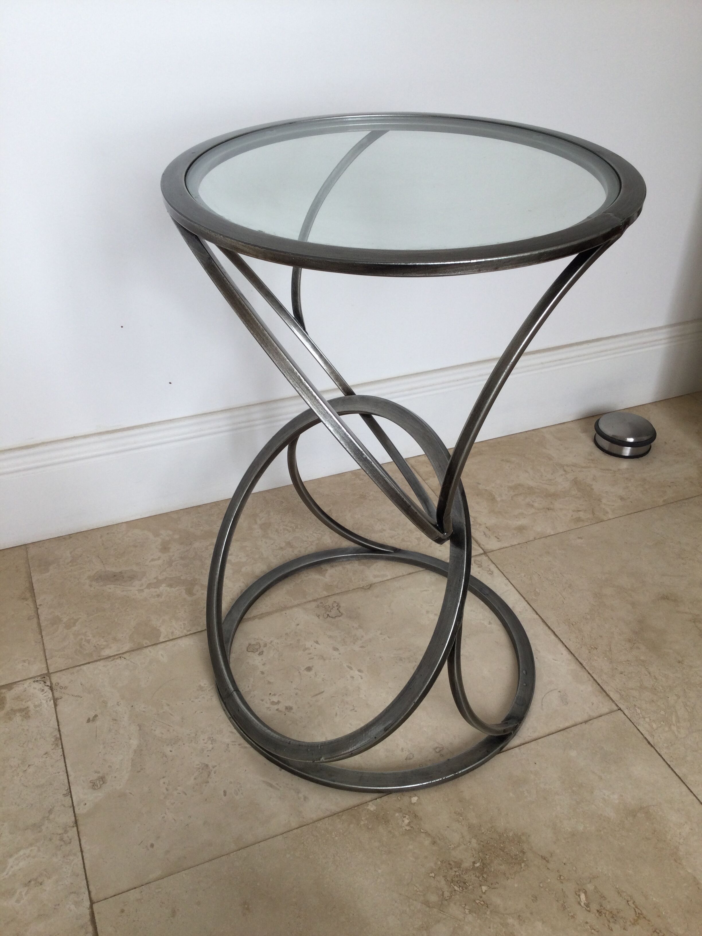 Sellette, side table, sofa tip