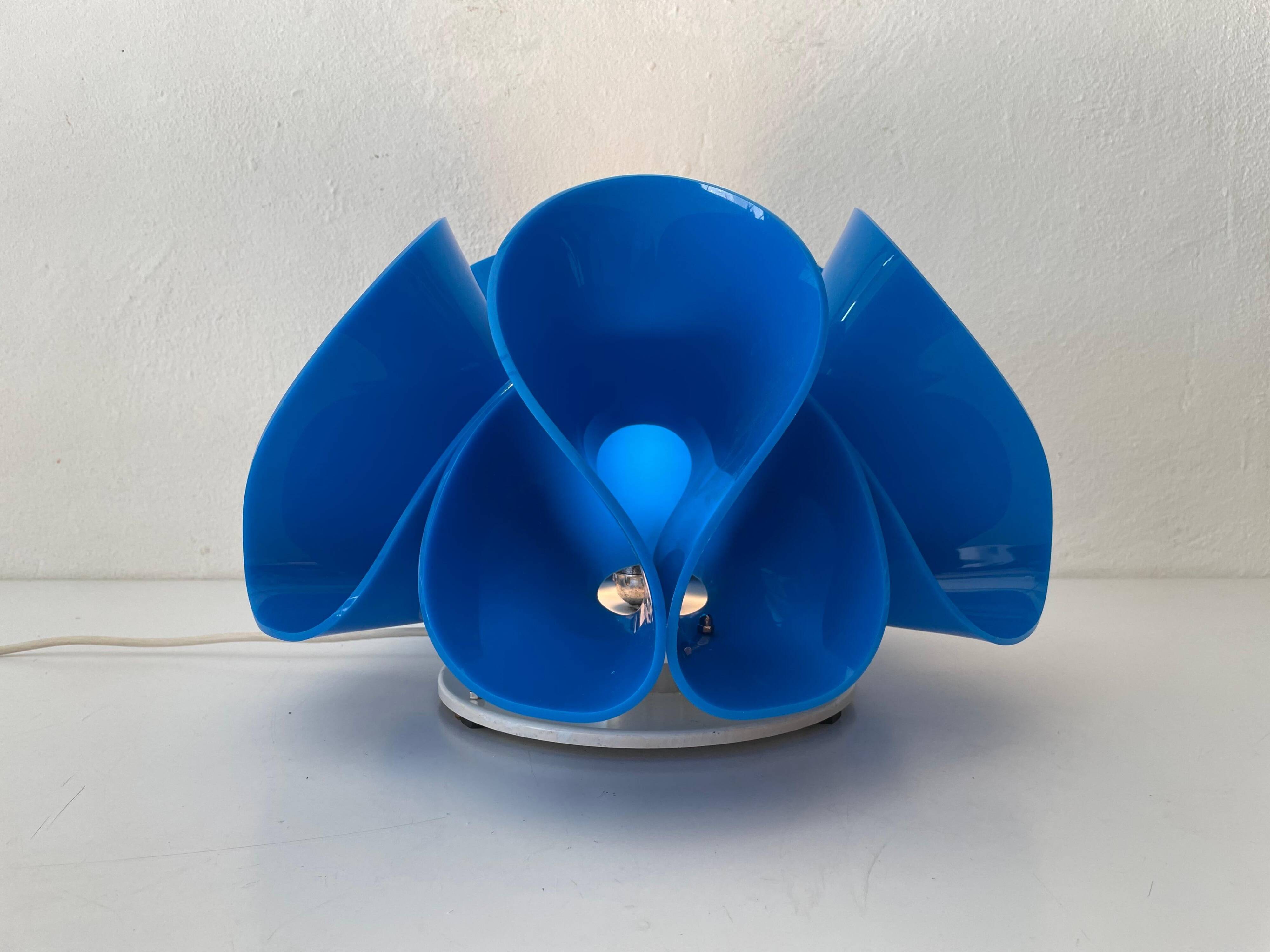 Blue plexiglass table lamp, Flower Design, 1970s, Italy.
