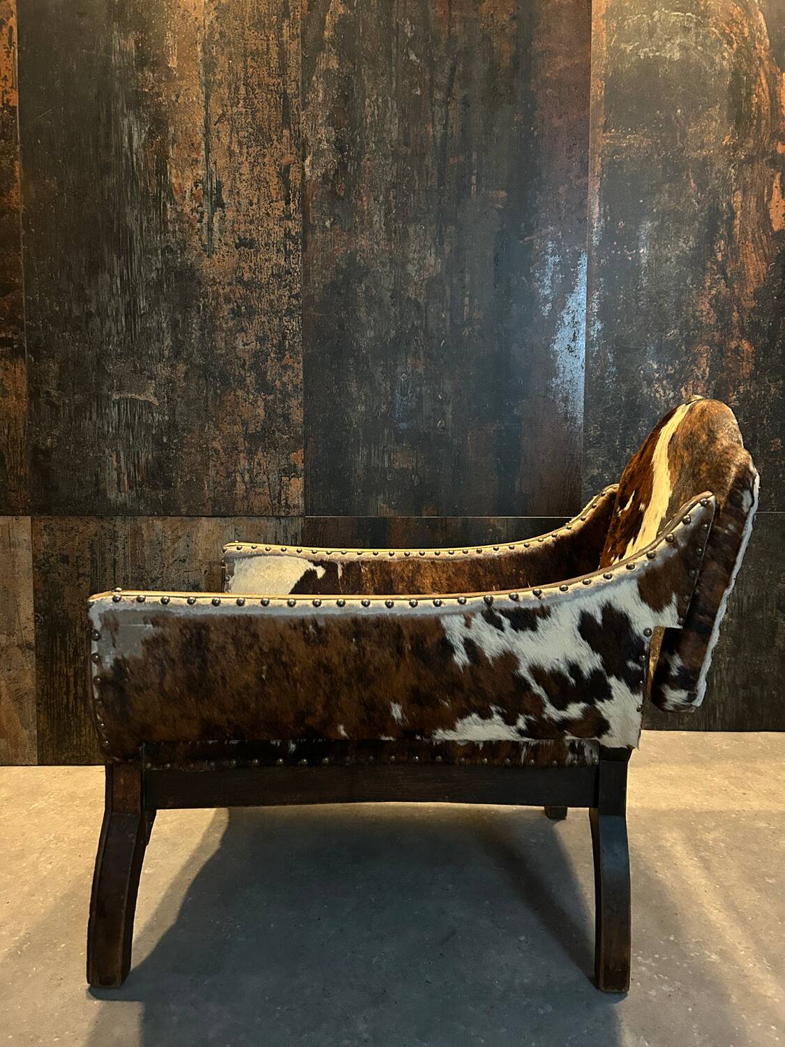 Chaise vintage en peau de vache