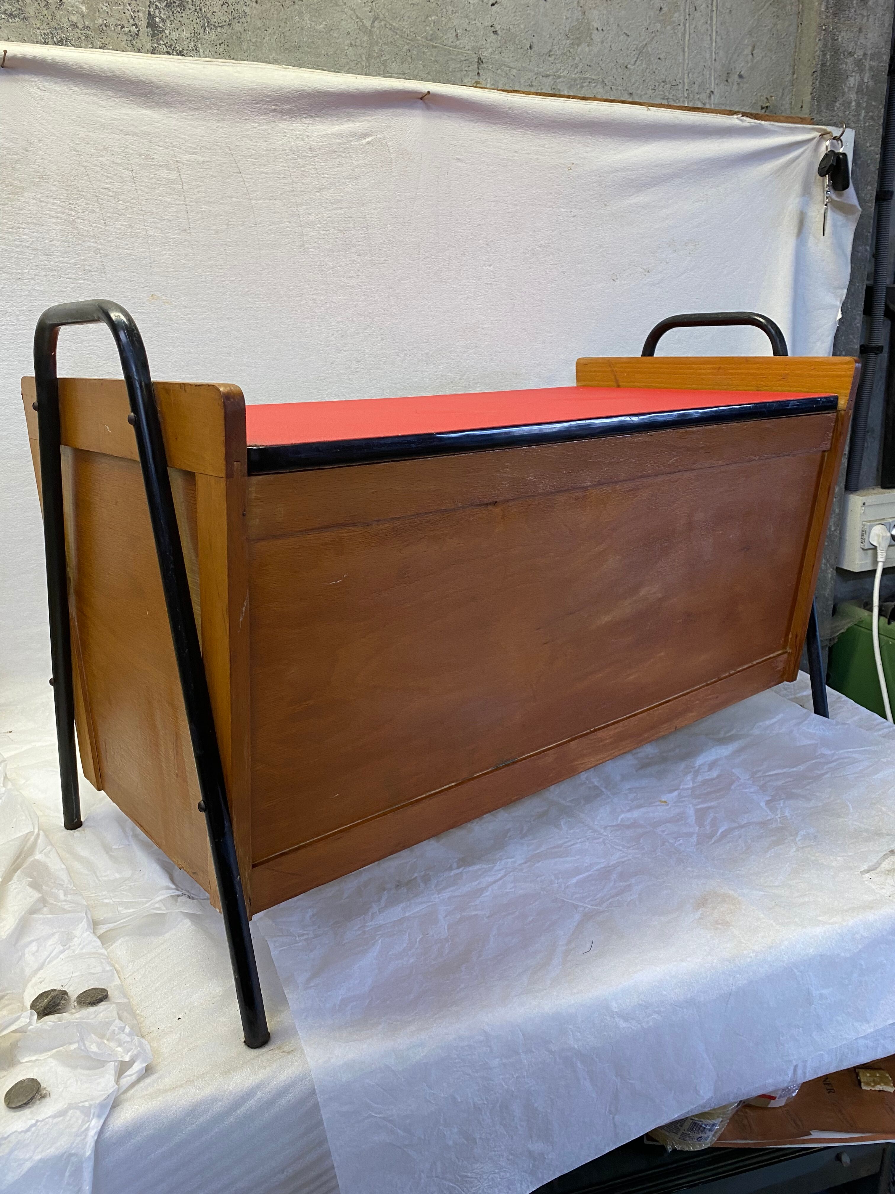 60s toy chest