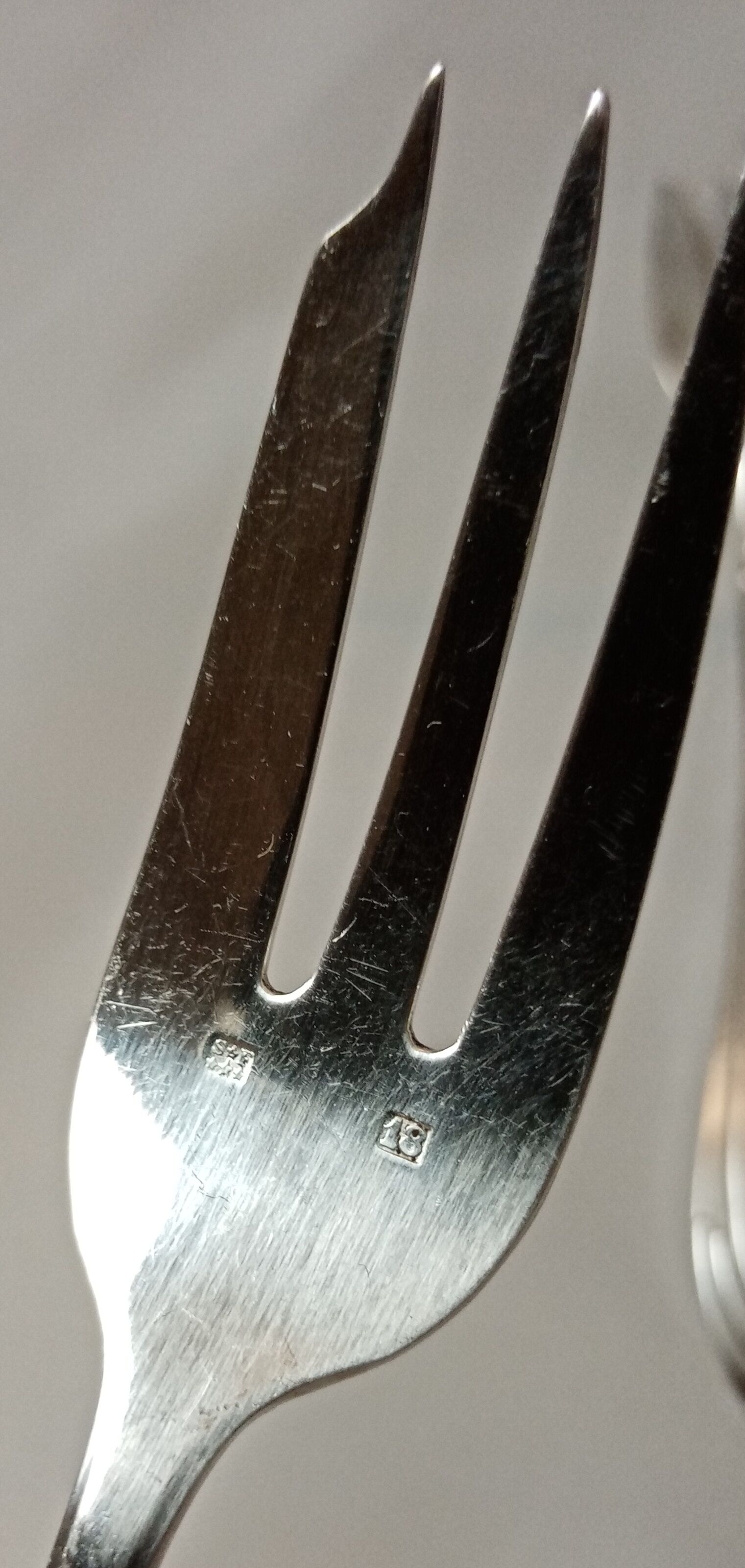 Suite 12 dessert forks silver metal era art deco