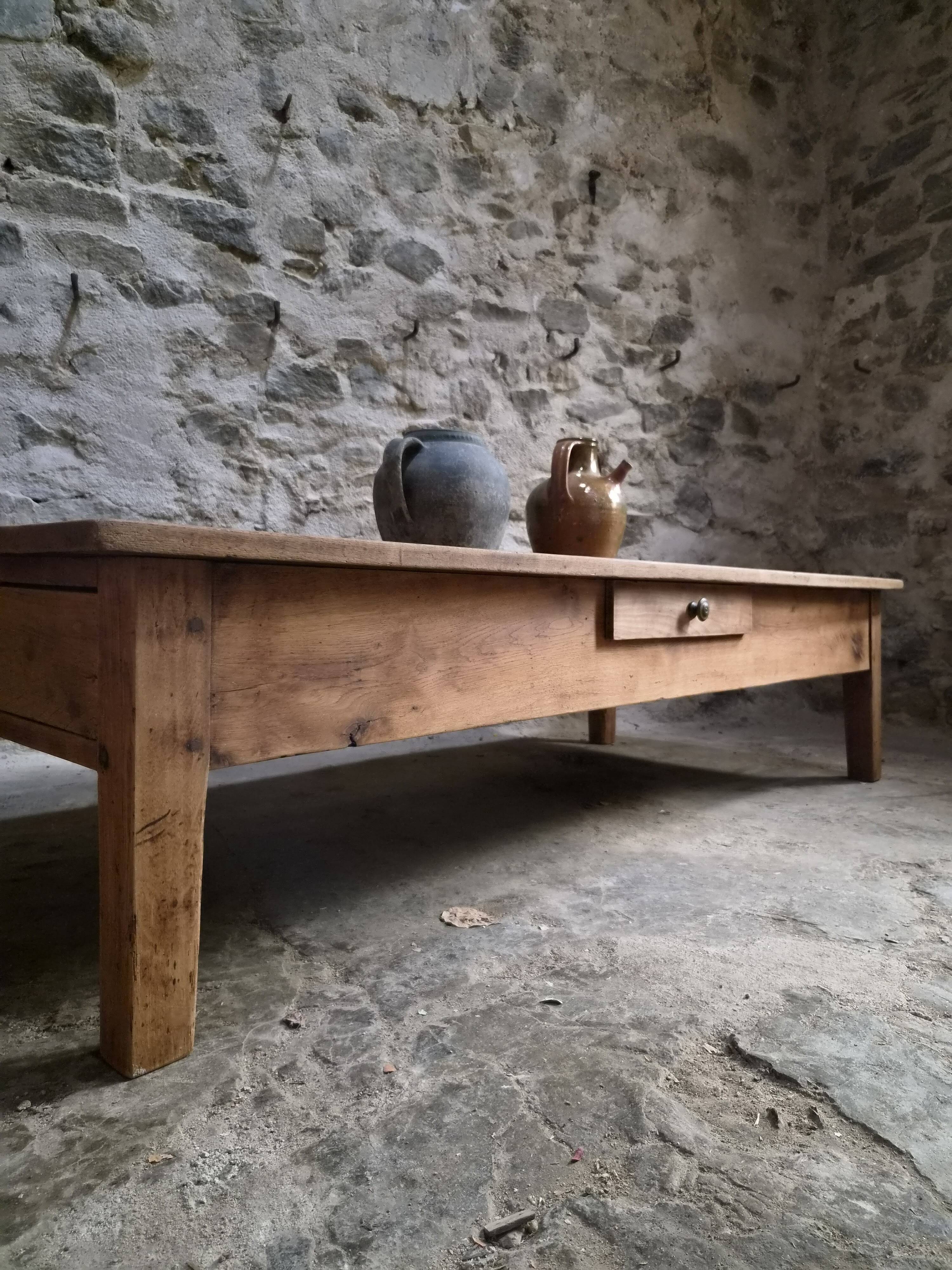 Table basse ancienne en chêne français – Table XXL de ferme du XIXe siècle