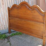 Double bed in solid oak.