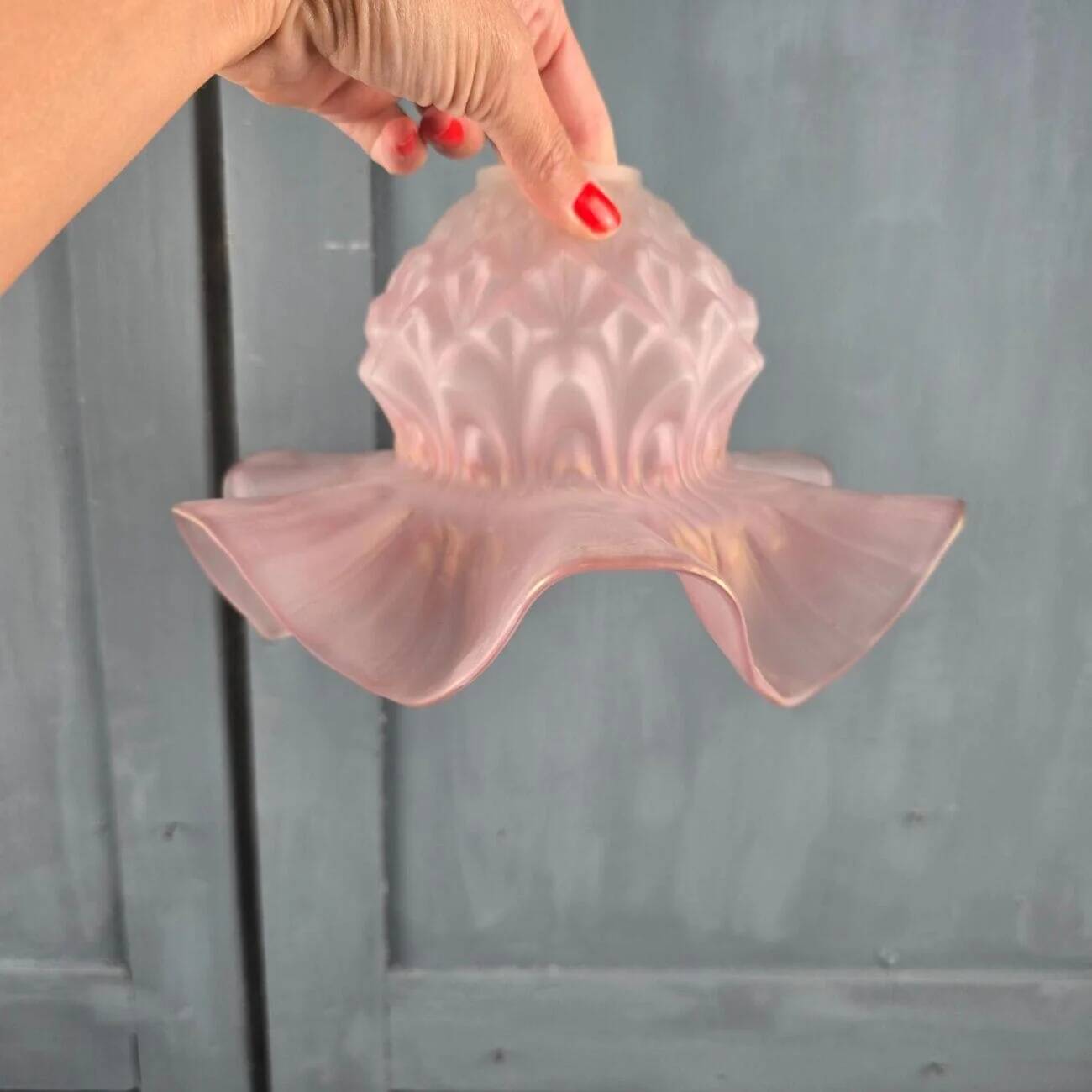 Antique satin pink glass lampshade – Wavy floral edge