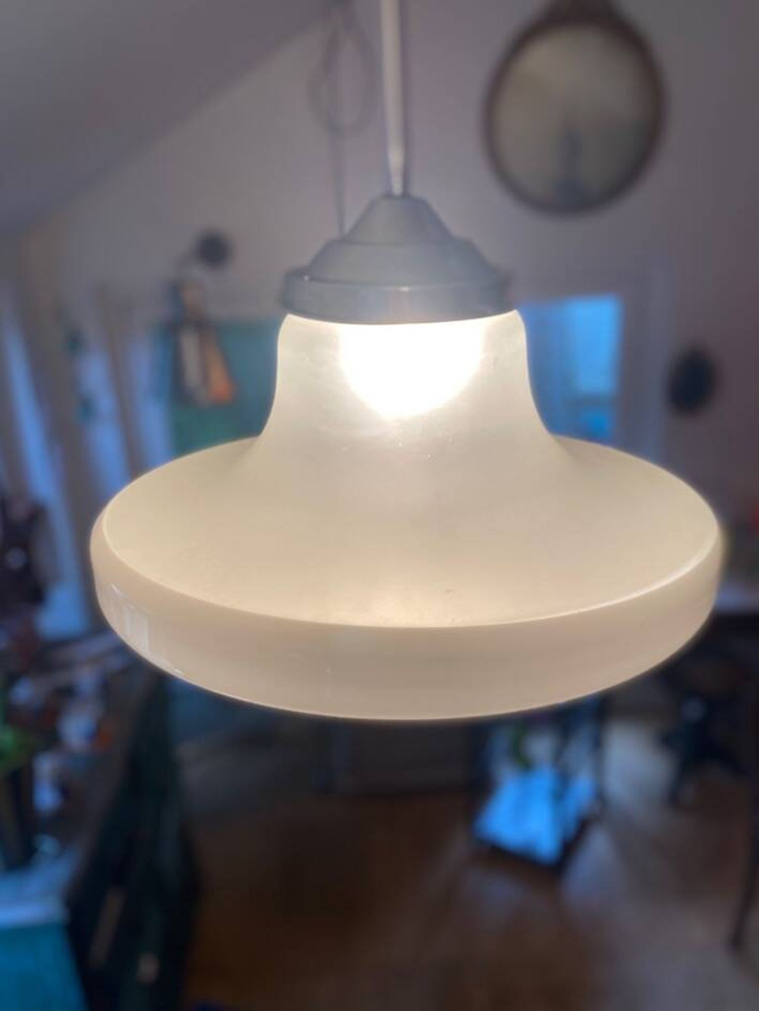 Suspension en opaline 1940