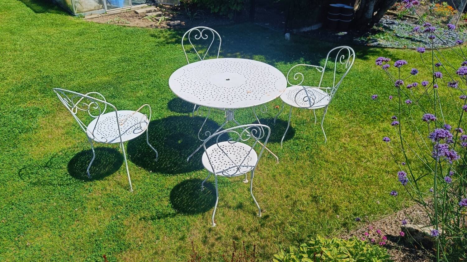 White wrought iron garden furniture