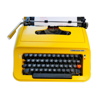 Typewriter Underwood 319 vintage yellow