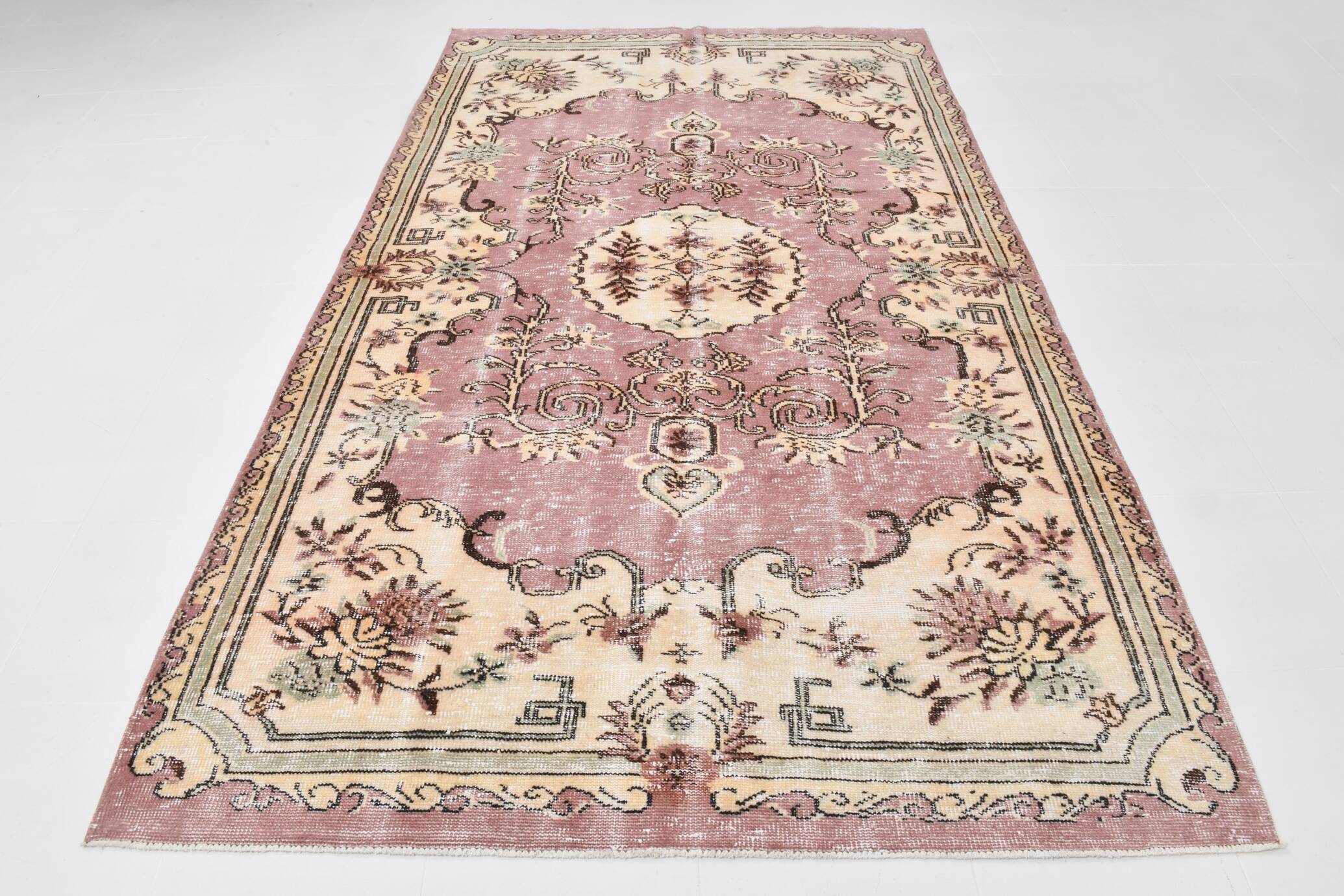 Rare Tapis Vintage Anatolie | Rose Antique & Crème Floral Rug, 185x314 Cm