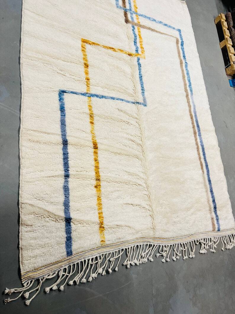 Traditional handmade Beni Ouarine rug size 250cmx150cm