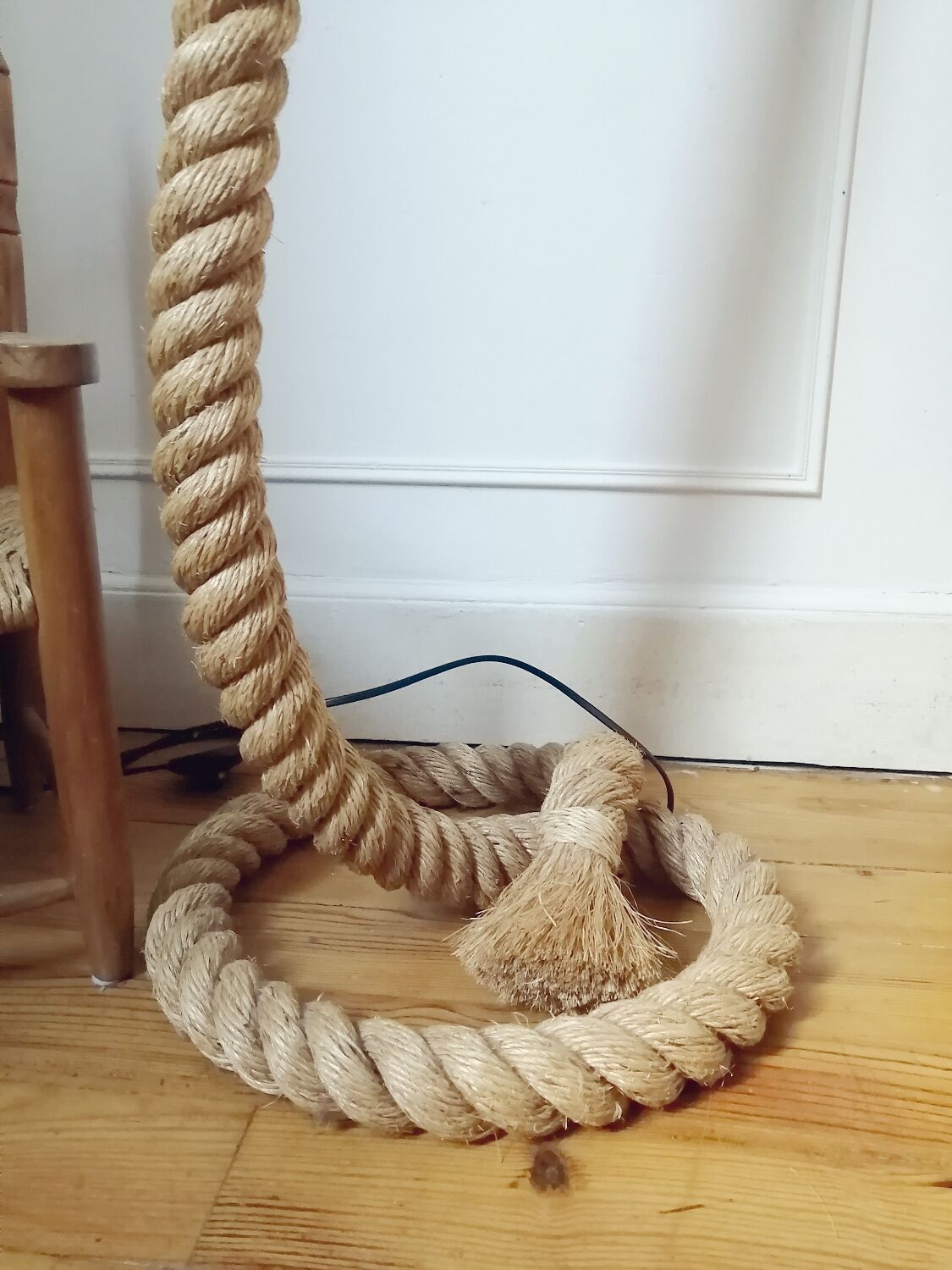 Rope floor lamp
